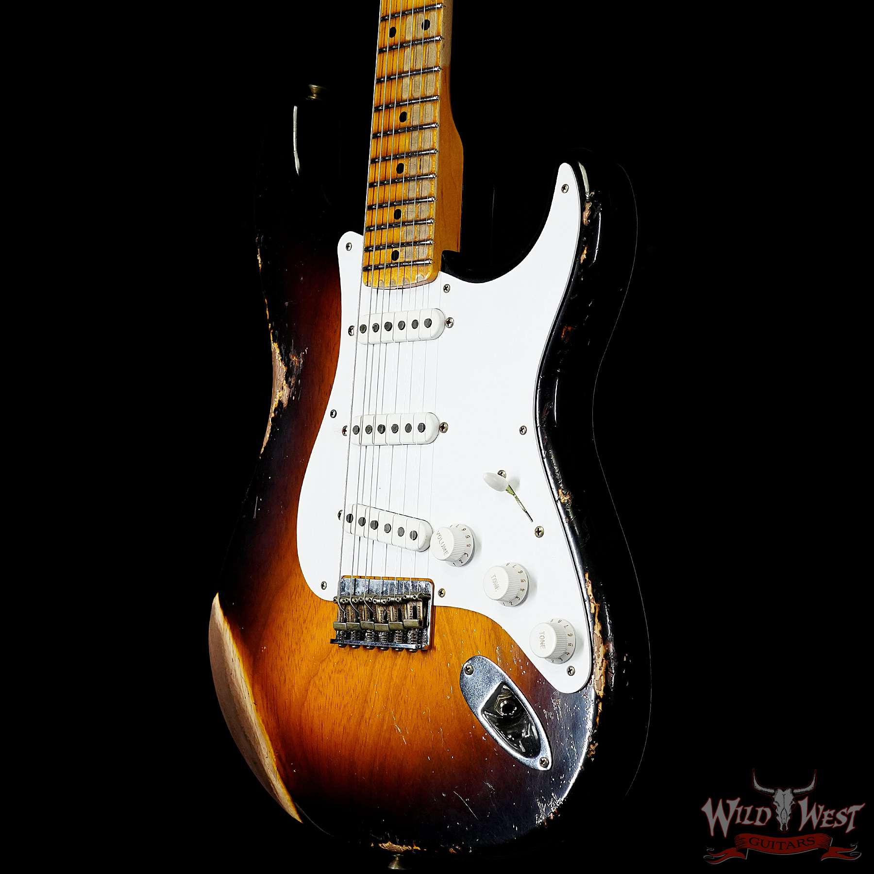 fendercs-lxx0072-br__wwg.jpg Fender Custom Shop Limited Edition 70th Anniversary 1954 Stratocaster Hardtail Heavy Relic Wide Fade 2 Tone Sunburst 6.90 LBS - Image 2