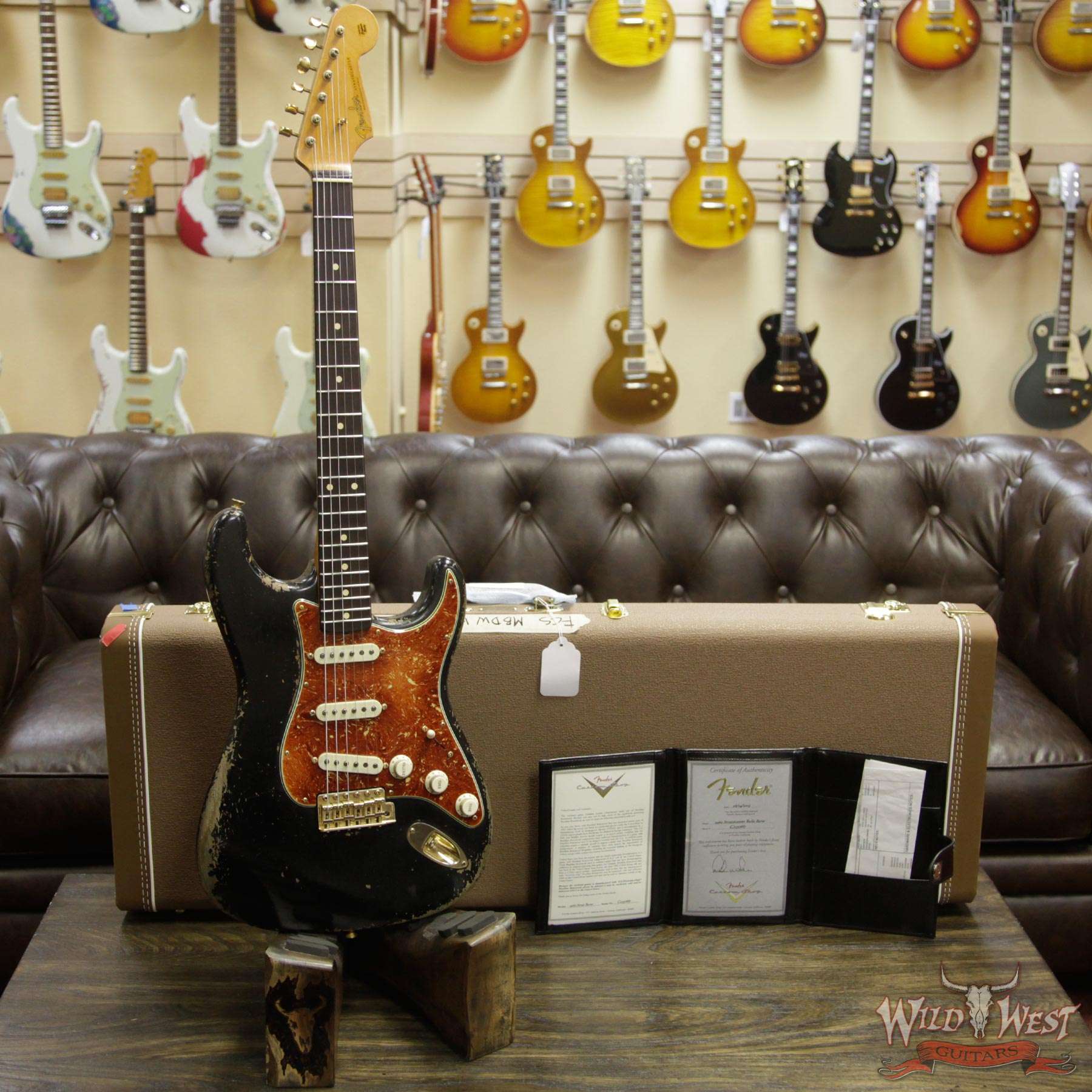 fendercs-mbdw-1960stratrelicbrz-black-cz537887-d1__wwg.jpg Fender Custom Shop Dale Wilson Masterbuilt 1960 Stratocaster Brazilian Rosewood Slab Board Heavy Relic Black - Image 11