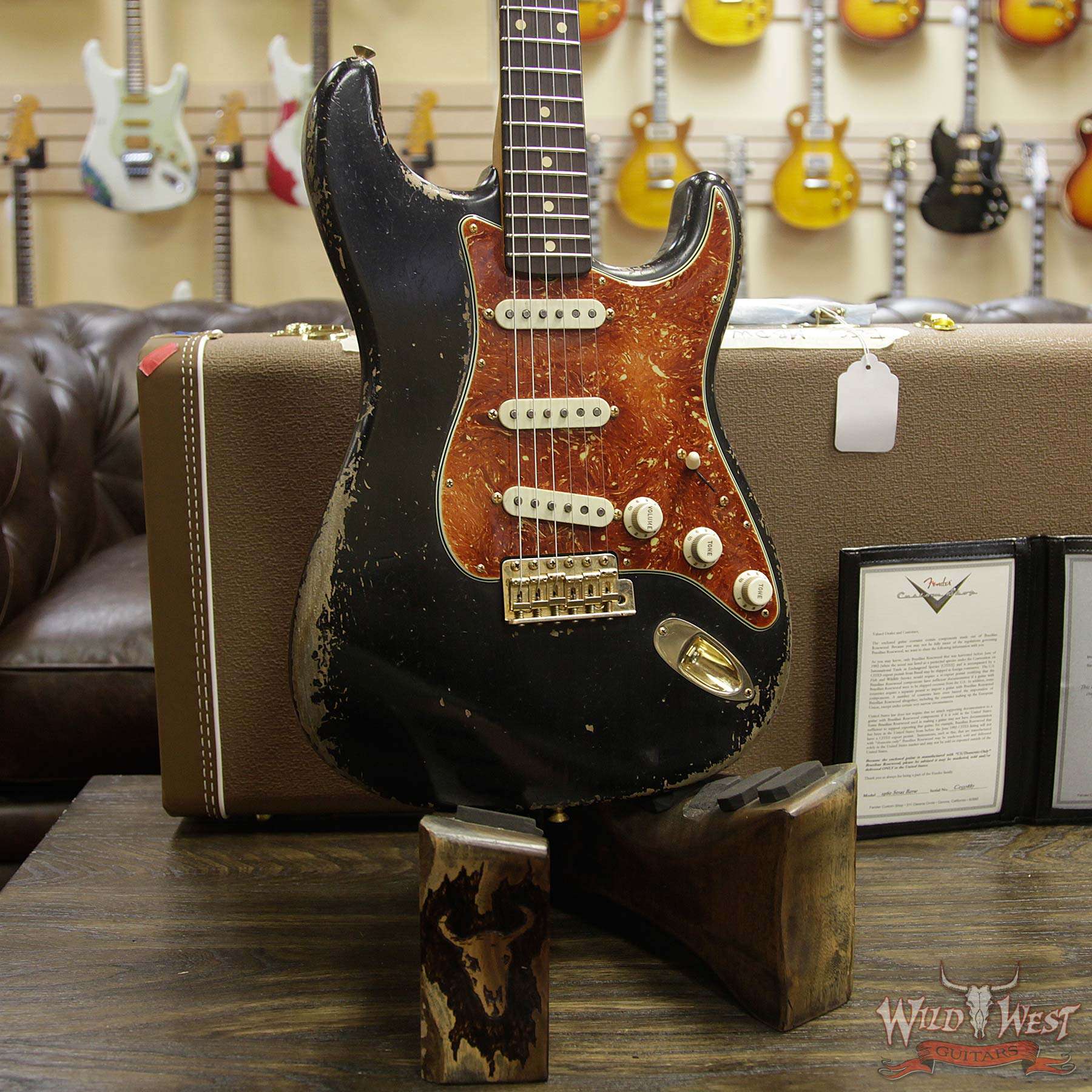 fendercs-mbdw-1960stratrelicbrz-black-cz537887-d2__wwg.jpg Fender Custom Shop Dale Wilson Masterbuilt 1960 Stratocaster Brazilian Rosewood Slab Board Heavy Relic Black - Image 12