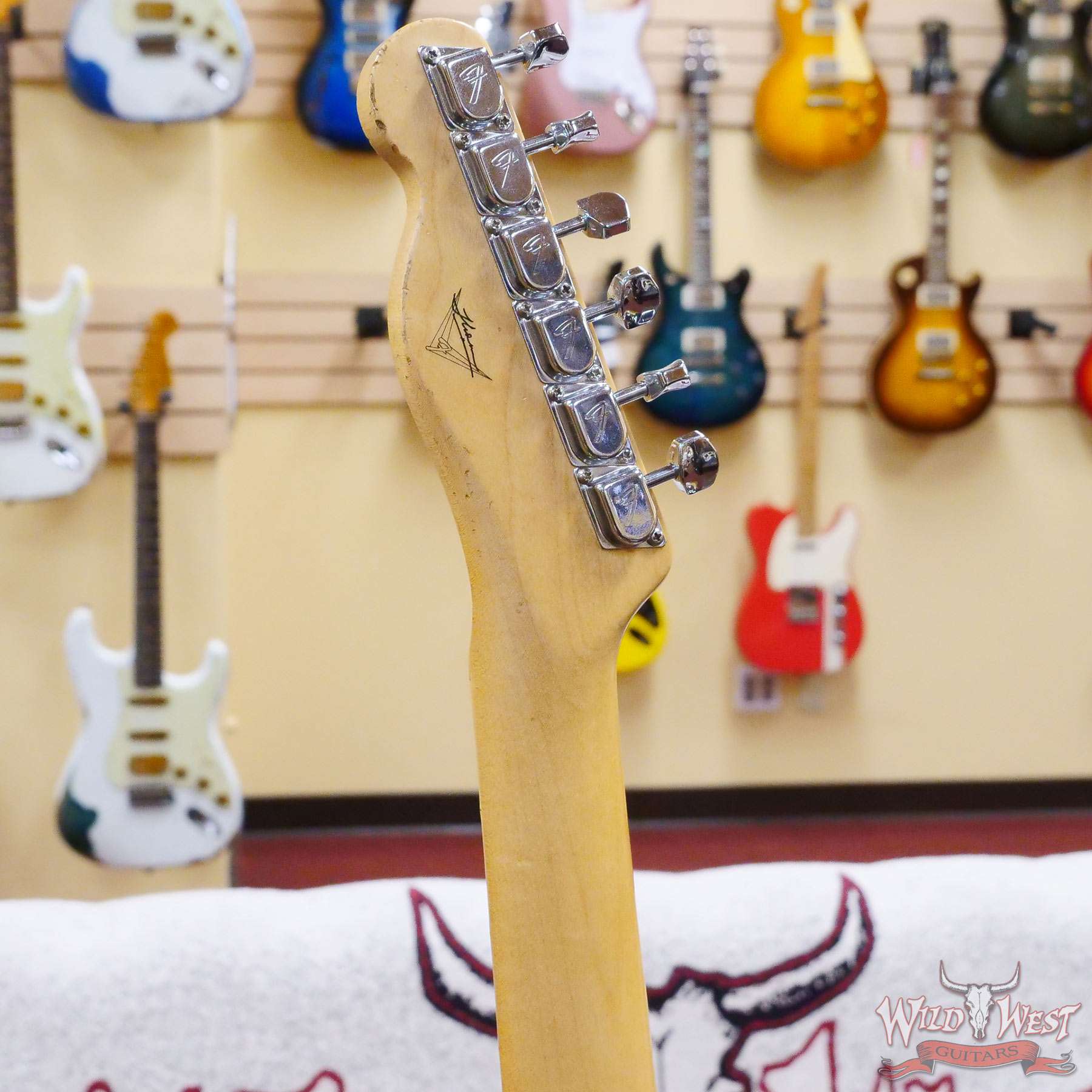 fendercs-mbrt-1968tele-r123354-d5__wwg.jpg Fender Custom Shop Ron Thorn Masterbuilt 1968 Telecaster HS Maple Fingerboard Relic Black Paisley - Image 10