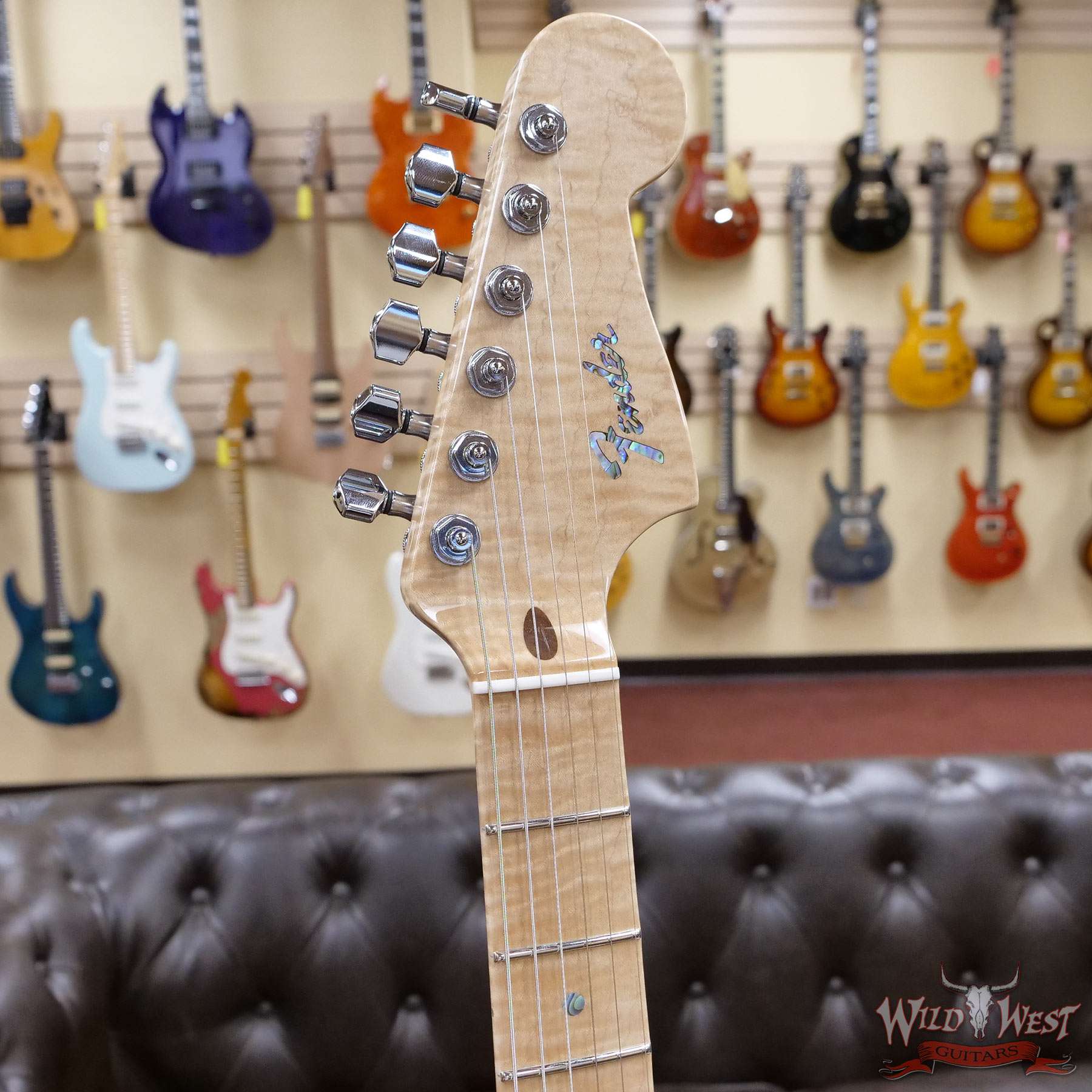 fendercs-mbrt-jazzmasternos-r109171-d2__wwg.jpg Fender Custom Shop Ron Thorn Masterbuilt Melvina Lace Jazzmaster Hand Painted by Sarah Gallenberger Josefina Hand-wound Pickups (One of A Kind) - Image 7