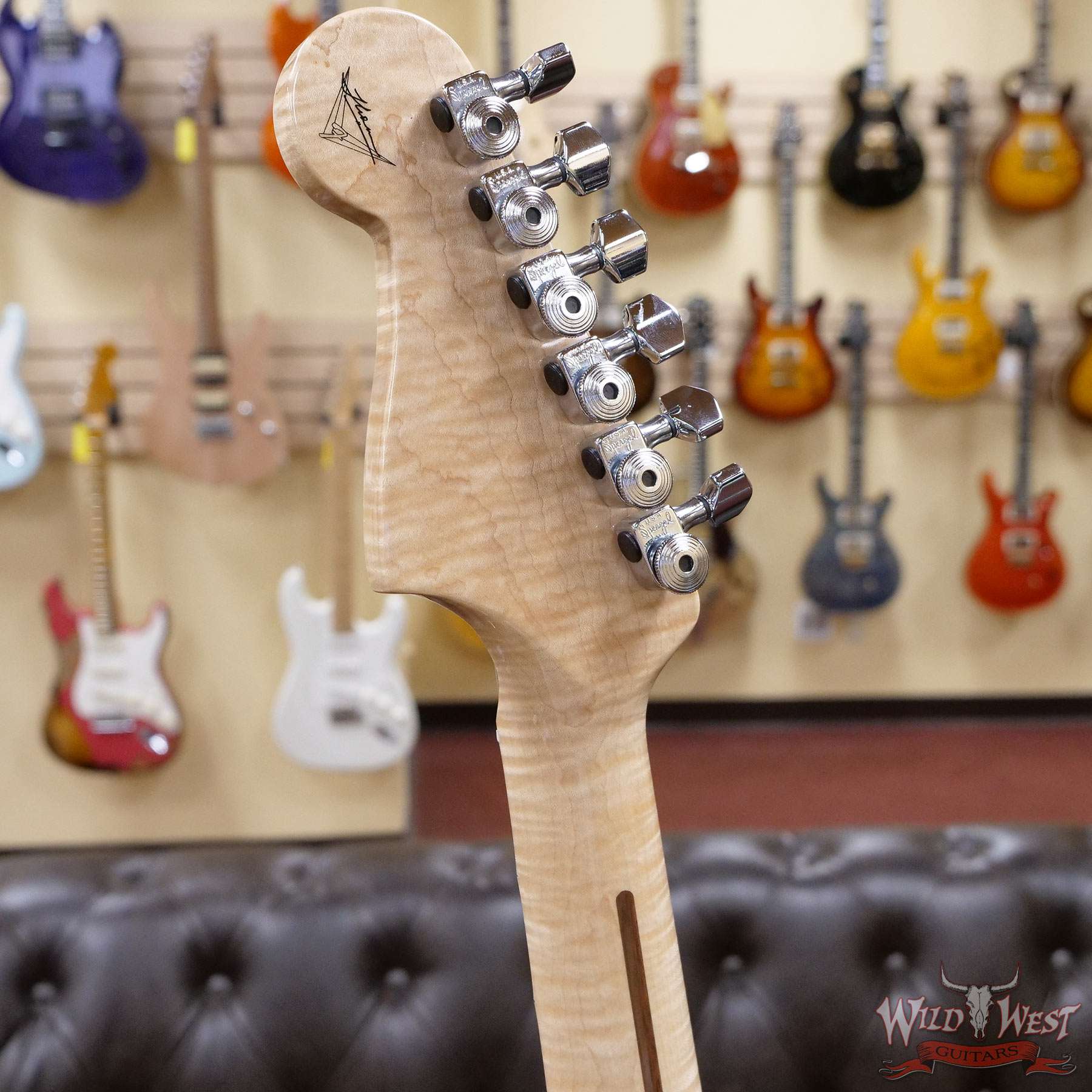fendercs-mbrt-jazzmasternos-r109171-d7__wwg.jpg Fender Custom Shop Ron Thorn Masterbuilt Melvina Lace Jazzmaster Hand Painted by Sarah Gallenberger Josefina Hand-wound Pickups (One of A Kind) - Image 12
