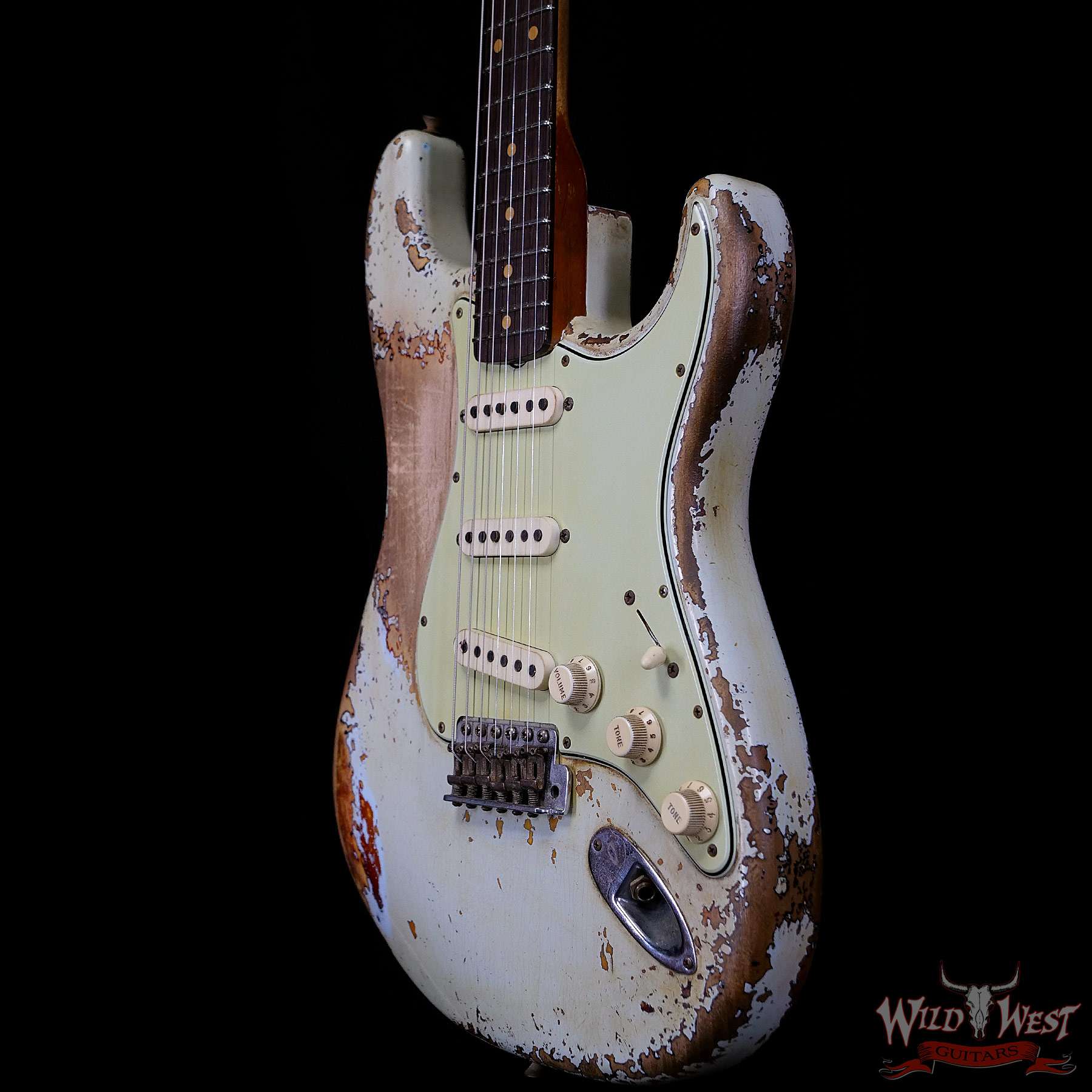 fendercs-mbvvt-1961strathr-r103572-br__wwg.jpg Fender Custom Shop Vincent Van Trigt Masterbuilt 1961 Stratocaster Heavy Relic Sonic Blue over 3 Tone Sunburst Hand-Wound Pickups - Image 2