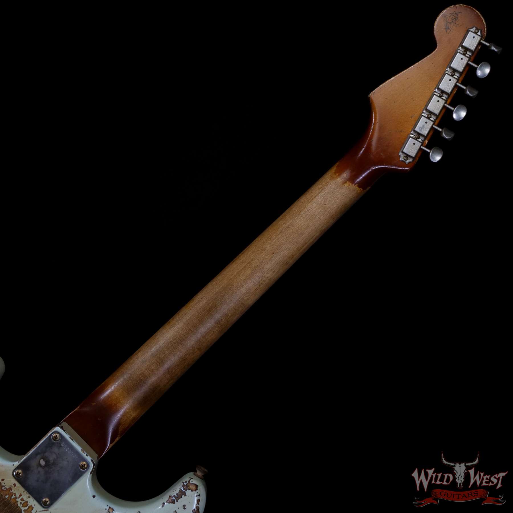 fendercs-mbvvt-1961strathr-r103572-nb__wwg.jpg Fender Custom Shop Vincent Van Trigt Masterbuilt 1961 Stratocaster Heavy Relic Sonic Blue over 3 Tone Sunburst Hand-Wound Pickups - Image 5