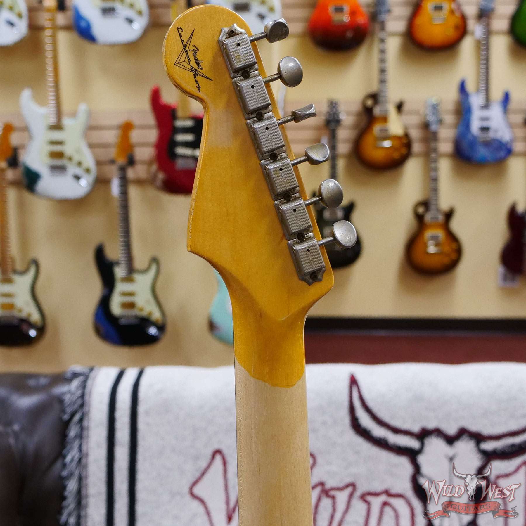fendercs-michaeklandau63strat-r117085-d5__wwg.jpg Fender Custom Shop Michael Landau Signature 1963 Stratocaster Rosewood Board Fiesta Red over 3-Color Sunburst - Image 10