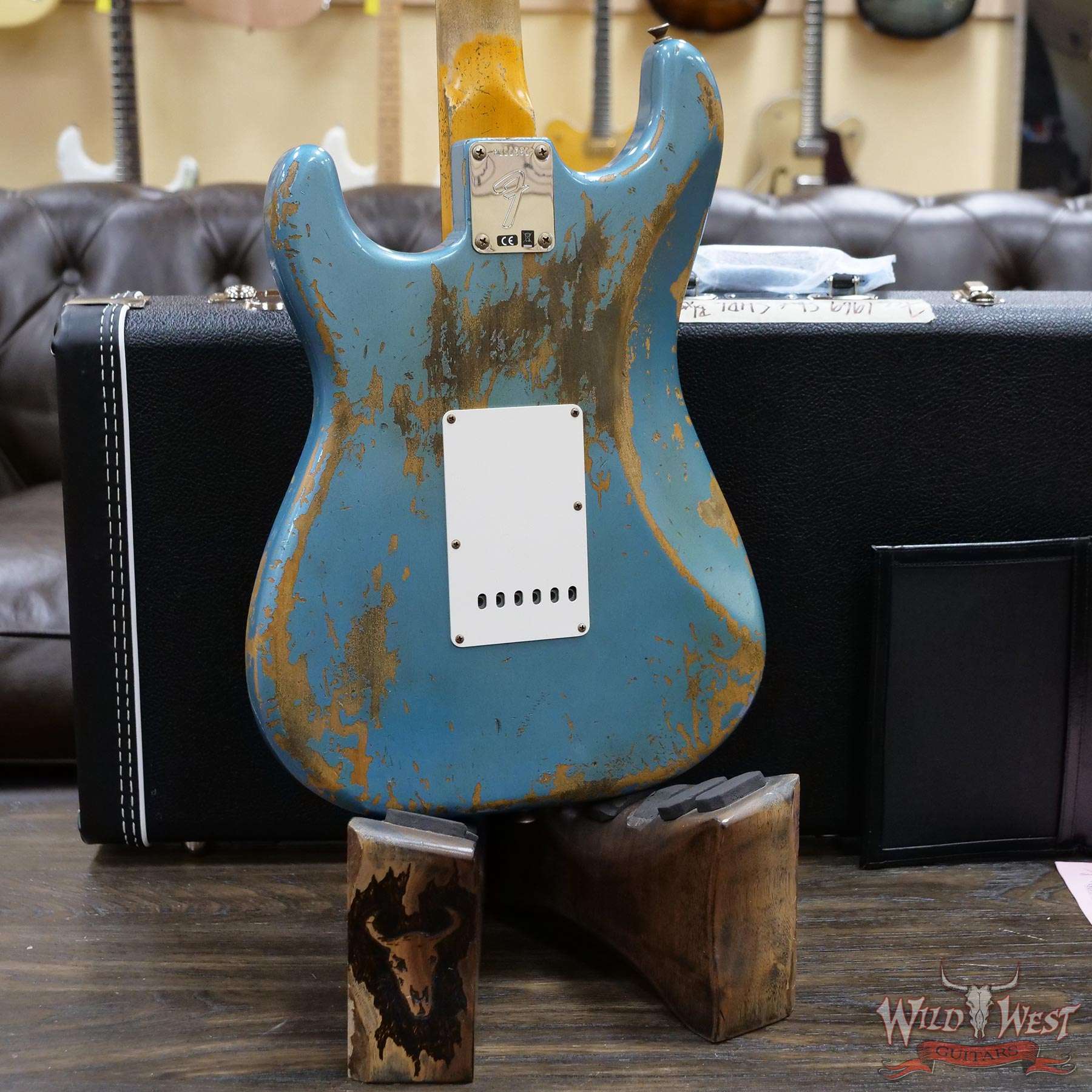 fendercs-r111581-d5__wwg.jpg Fender Custom Shop 1969 Stratocaster Super Heavy Relic Reverse Matching Headstock Blue Agave - Image 12