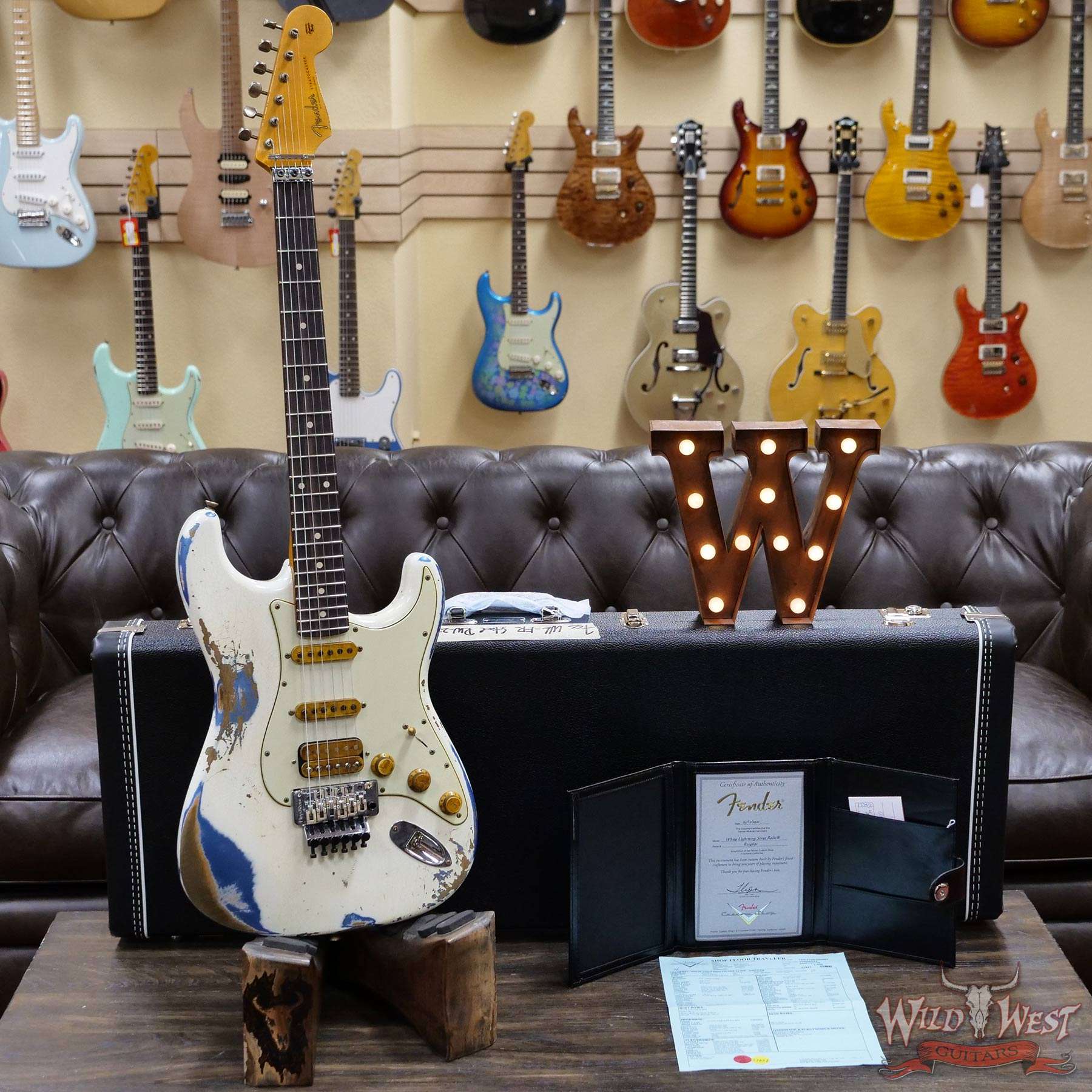 fendercs-r114691-d1__wwg.jpg Fender Custom Shop Wild West White Lightning Stratocaster HSS Floyd Rose Rosewood Board 22 Frets Heavy Relic Lake Placid Blue - Image 6