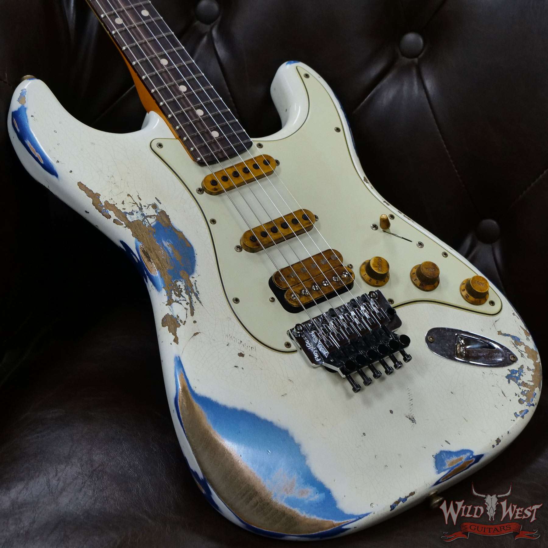 fendercs-r114691-d3__wwg.jpg Fender Custom Shop Wild West White Lightning Stratocaster HSS Floyd Rose Rosewood Board 22 Frets Heavy Relic Lake Placid Blue - Image 8