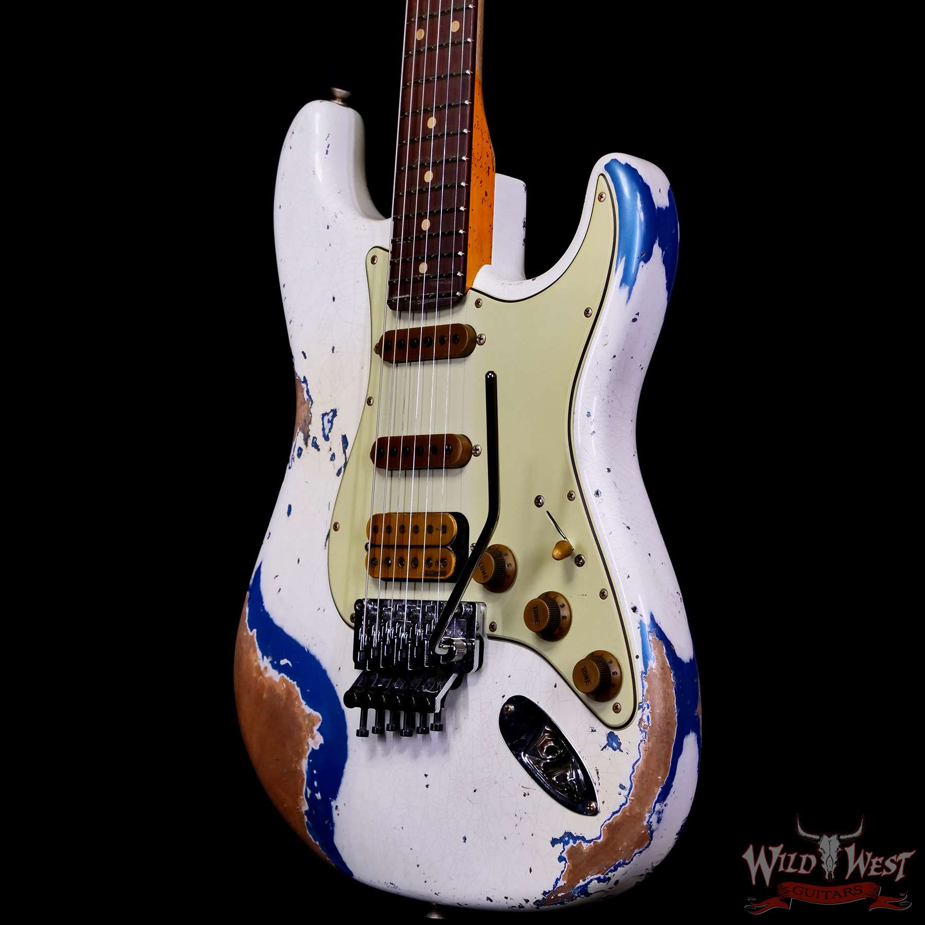 fendercs-r117867-br__wwg.jpg Fender Custom Shop Wild West White Lightning Stratocaster HSS Floyd Rose Rosewood Fingerboard 22 Frets Heavy Relic Lake Placid Blue 7.70 LBS - Image 2