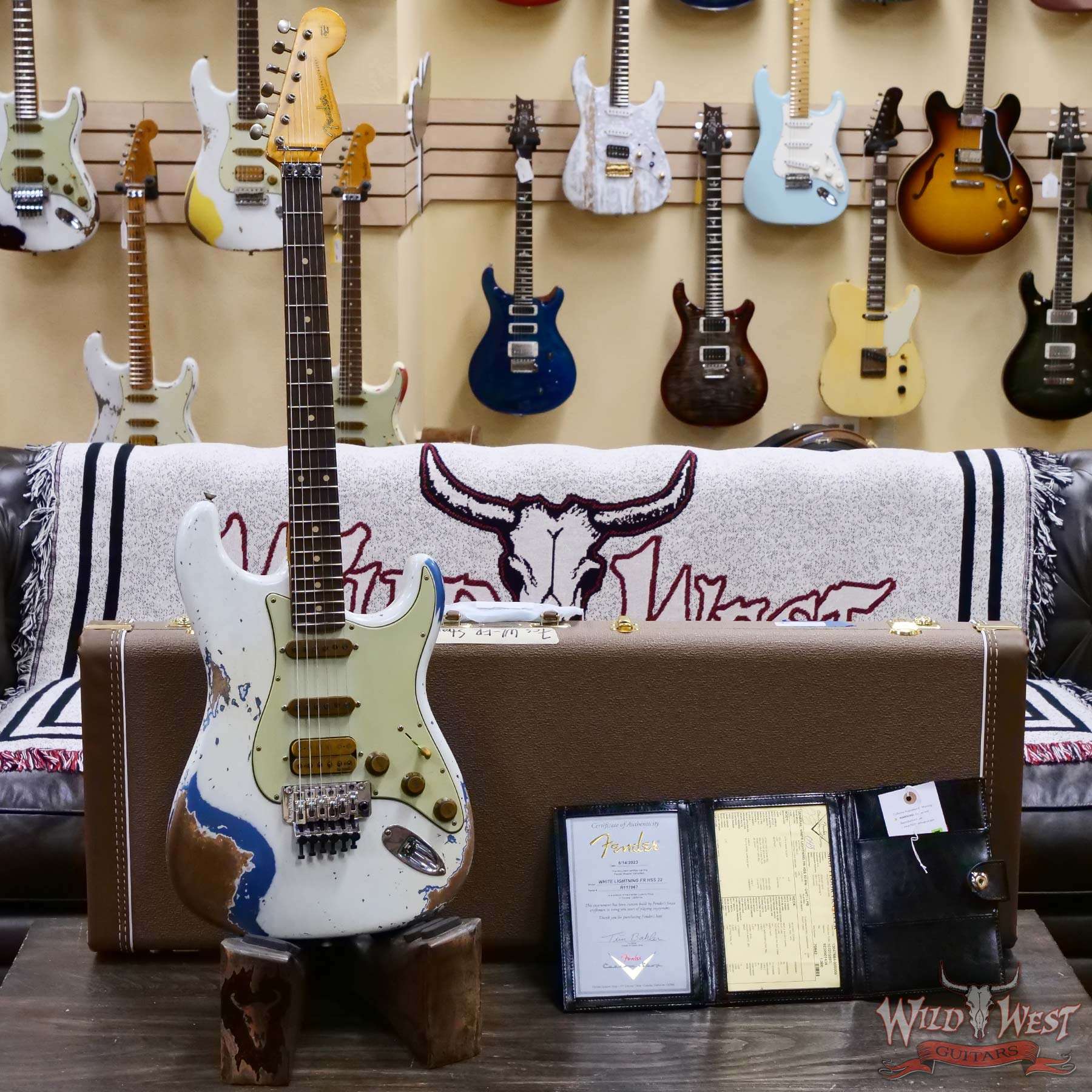 fendercs-r117867-d1__wwg.jpg Fender Custom Shop Wild West White Lightning Stratocaster HSS Floyd Rose Rosewood Fingerboard 22 Frets Heavy Relic Lake Placid Blue 7.70 LBS - Image 6