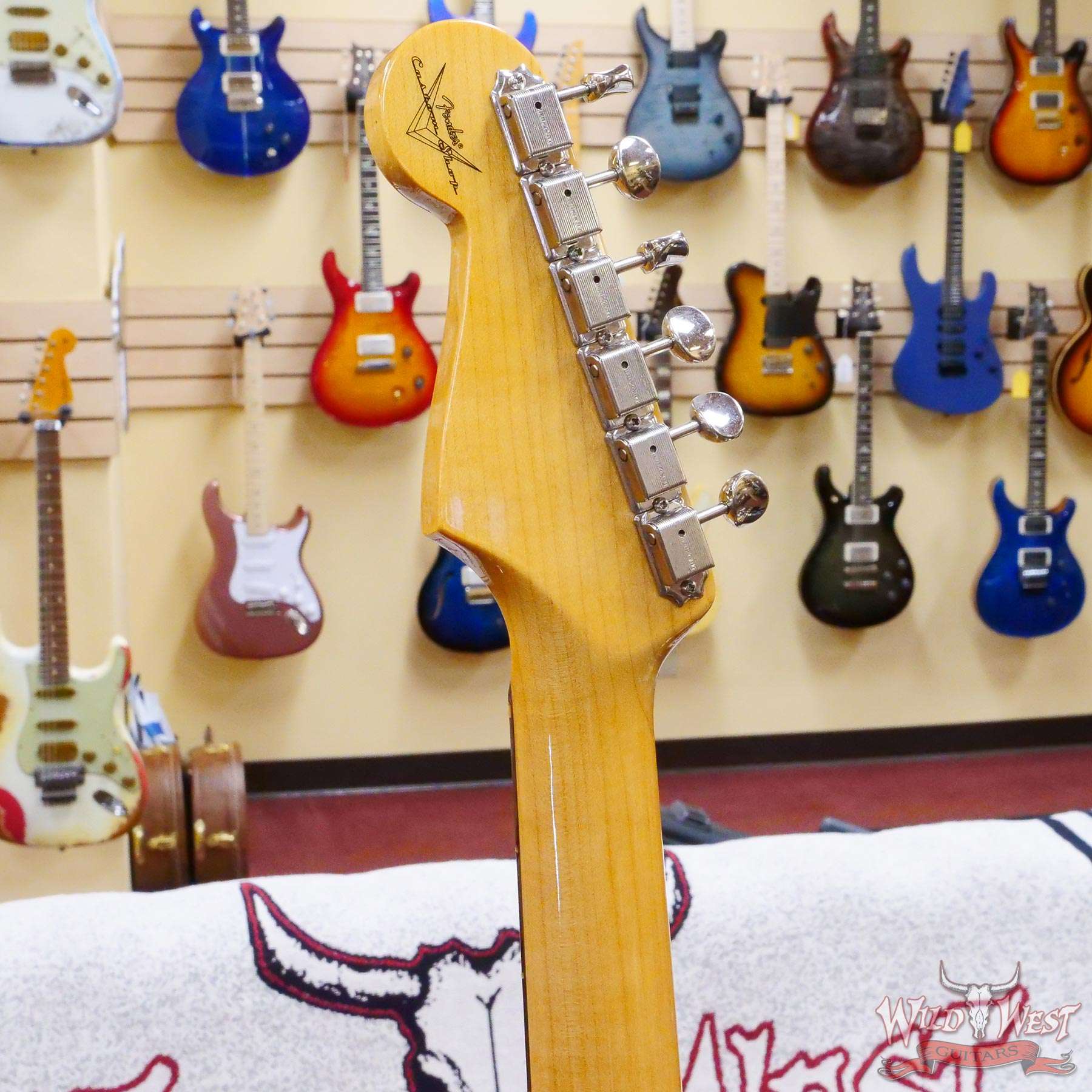 fendercs-r120274-d5__wwg.jpg Fender Custom Shop Vintage Custom ‘59 1959 Hardtail Stratocaster Time Capsule Package Chocolate 3-Color Sunburst - Image 10