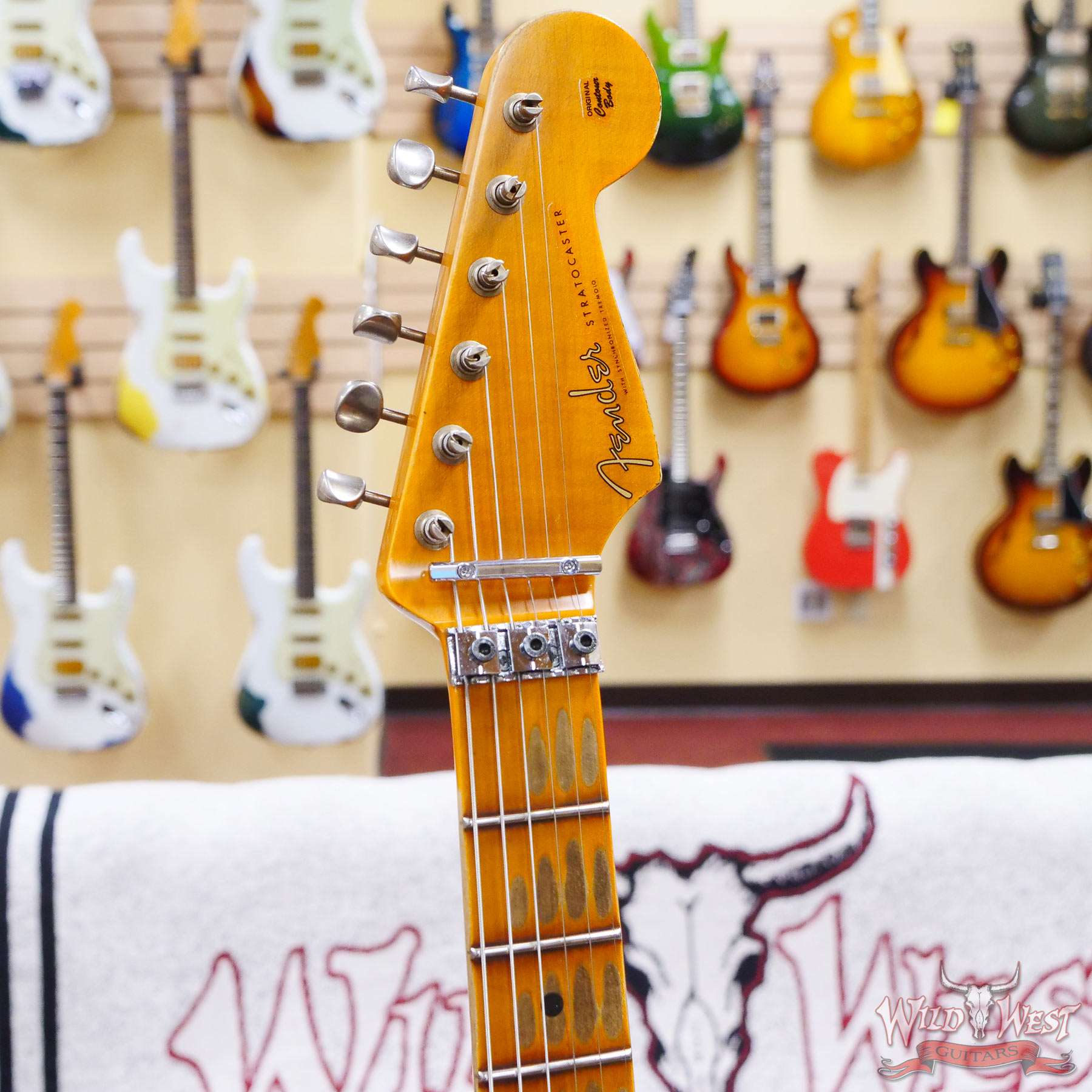 fendercs-r125167-d2__wwg.jpg Fender Custom Shop Wild West Black Lightning Stratocaster HSS Floyd Rose Maple Board 22 Frets Heavy Relic Candy Tangerine - Image 7