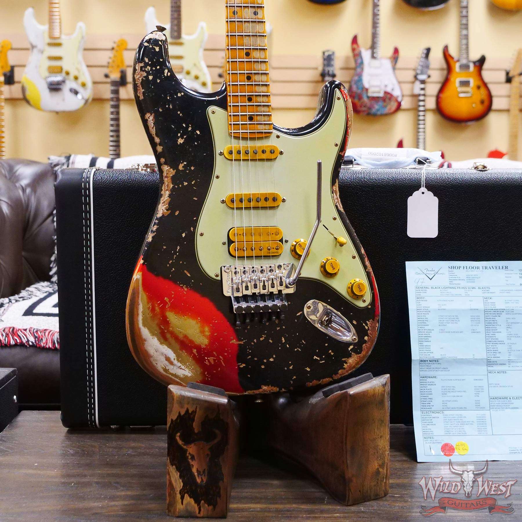 fendercs-r125167-d3__wwg.jpg Fender Custom Shop Wild West Black Lightning Stratocaster HSS Floyd Rose Maple Board 22 Frets Heavy Relic Candy Tangerine - Image 8