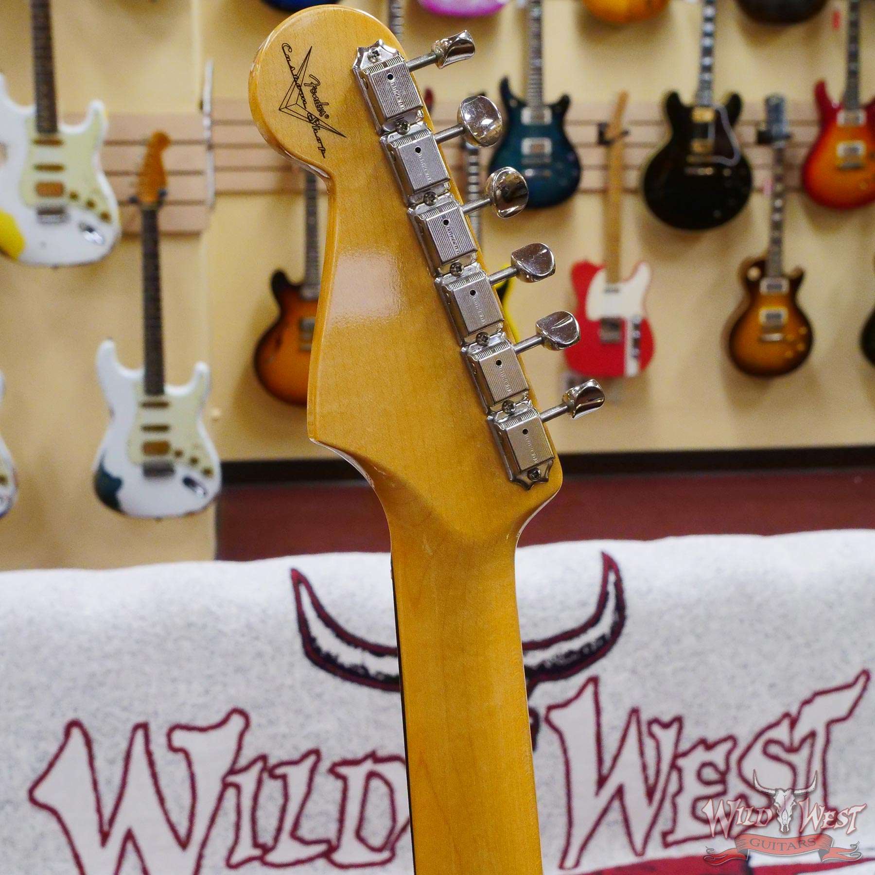 fendercs-r129391-d5__wwg.jpg Fender Custom Shop Vintage Custom ‘59 1959 Hardtail Stratocaster Time Capsule Package Faded Aged Sonic Blue 6.90 LBS - Image 10