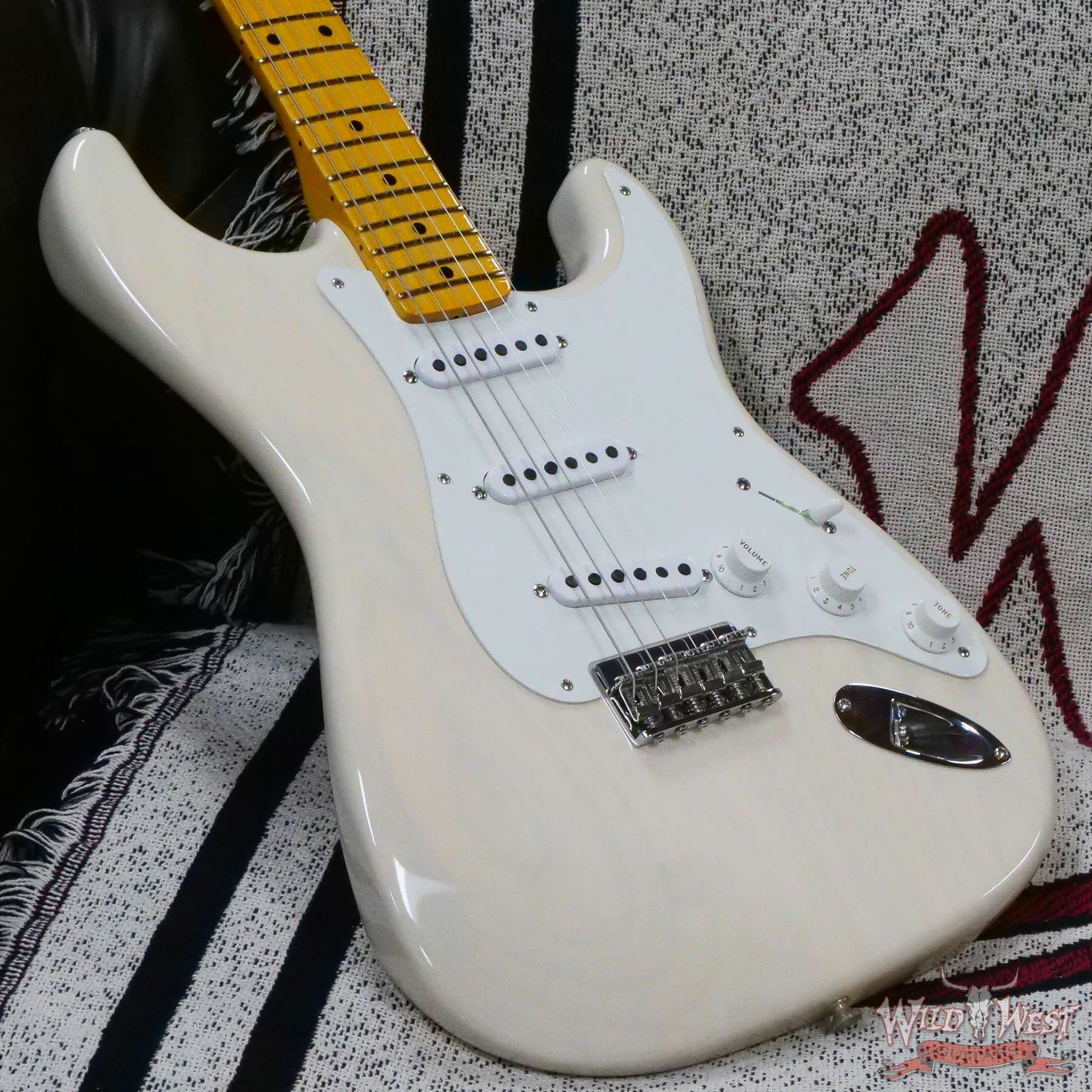 fendercs-r130693-d3__wwg.jpg Fender Custom Shop Vintage Custom ‘55 1955 Hardtail Stratocaster Time Capsule Package Aged White Blonde - Image 8