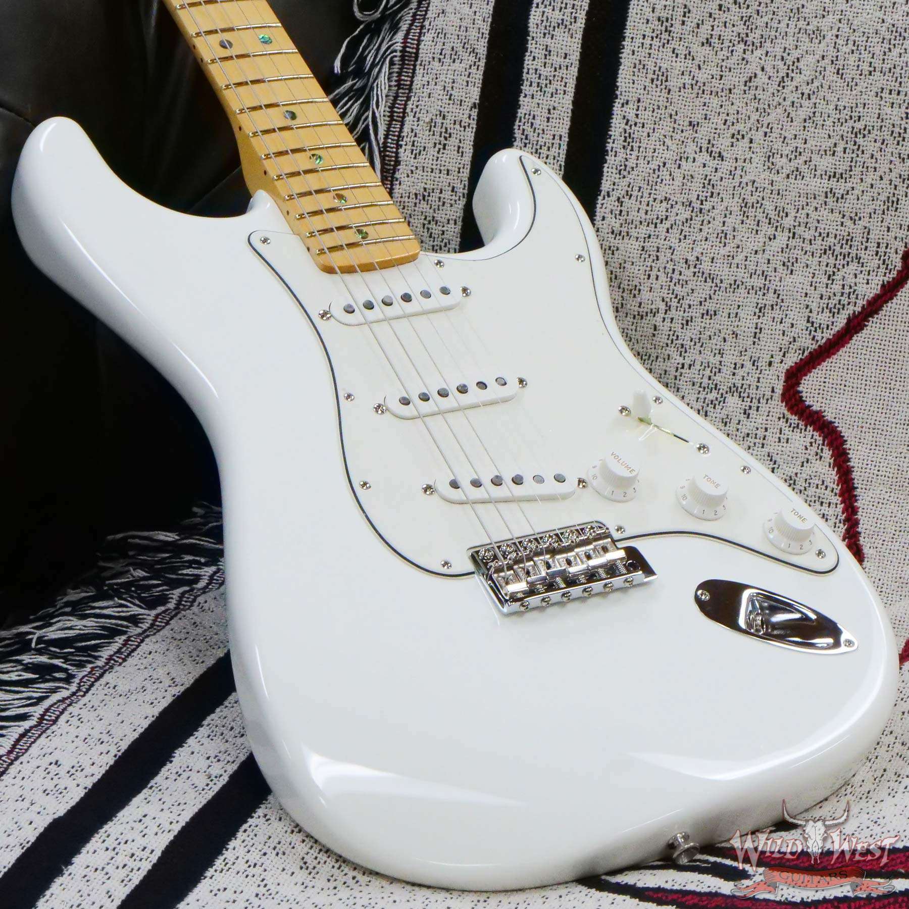 fendercs-robintrower-r126991-d3__wwg.jpg Fender Custom Shop Robin Trower Signature Stratocaster Maple Fingerboard Arctic White - Image 8