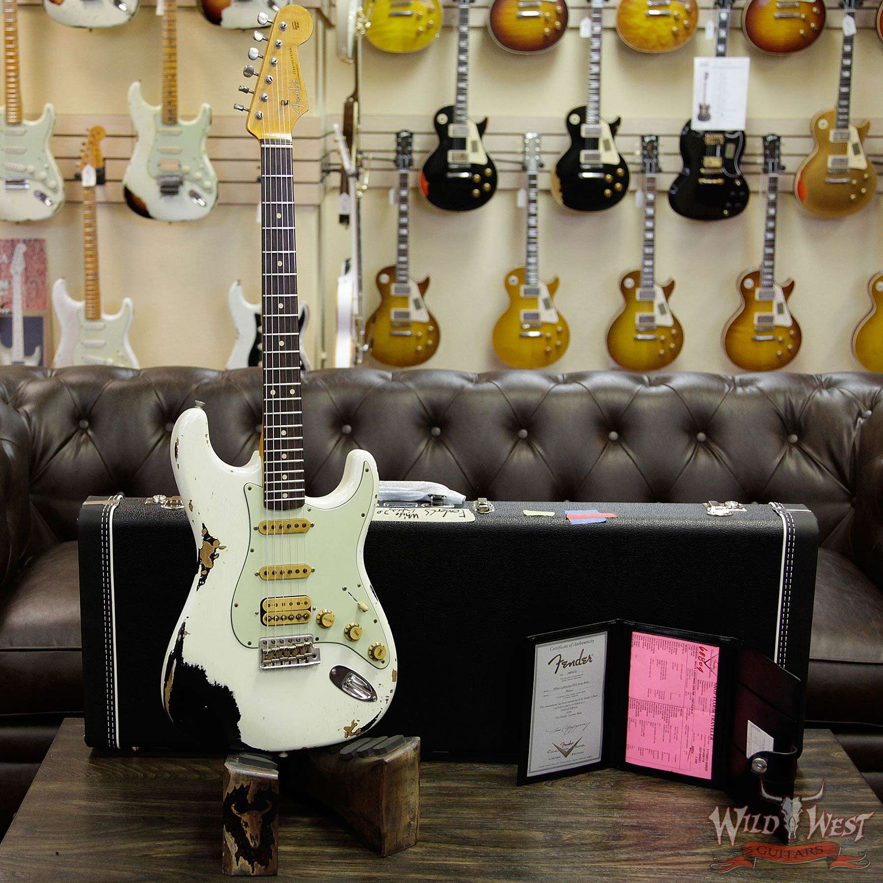fendercs-whitelightning2-owt-blk-r90015-d1__wwg.jpg Fender Custom Shop White Lightning 2.0 Stratocaster Heavy Relic HSS 21 Frets OWT over Aged Black - Image 12