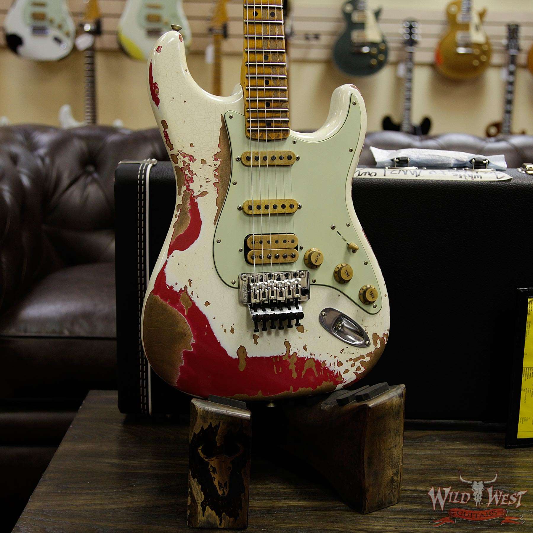 fendercs-whitelightningfr-r95465-d2__wwg.jpg Fender Custom Shop Wild West Exclusive White Lightning Floyd Rose HSS Stratocaster Heavy Relic Maple Neck 21 Frets Torino Red - Image 12