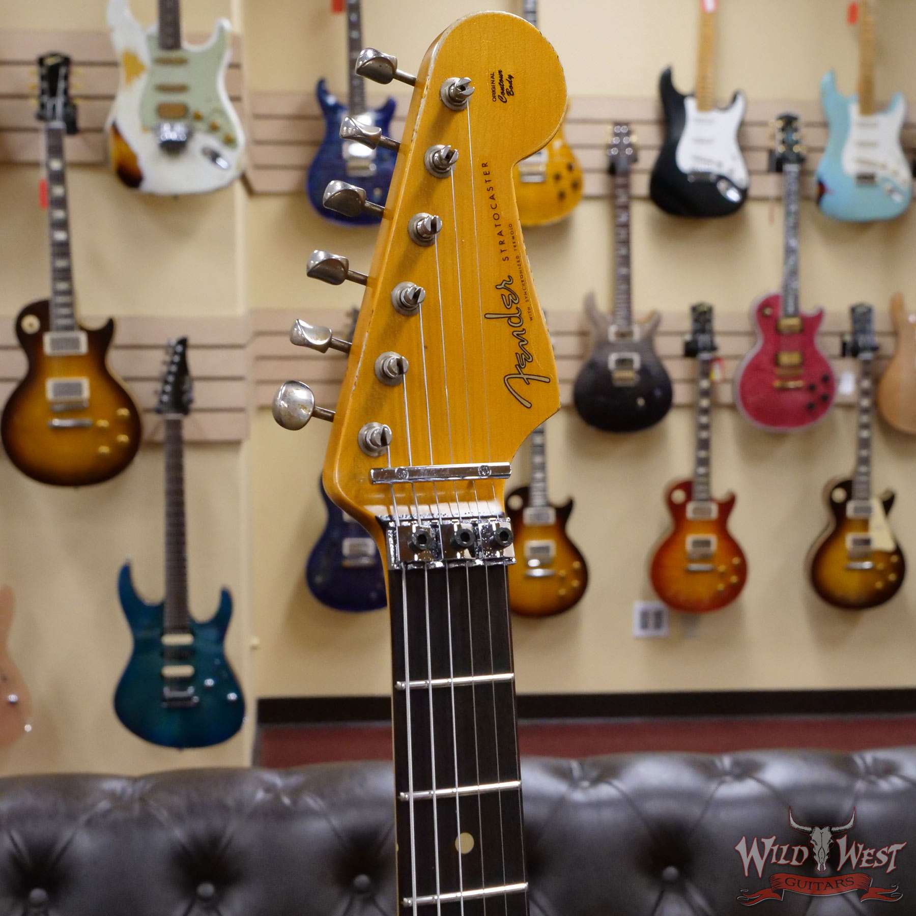 fendercs-wl-frd-r116494-d2__wwg.jpg Fender Custom Shop Wild West White Lightning Stratocaster HSS Floyd Rose Rosewood Board 22 Frets Heavy Relic Fiesta Red - Image 7