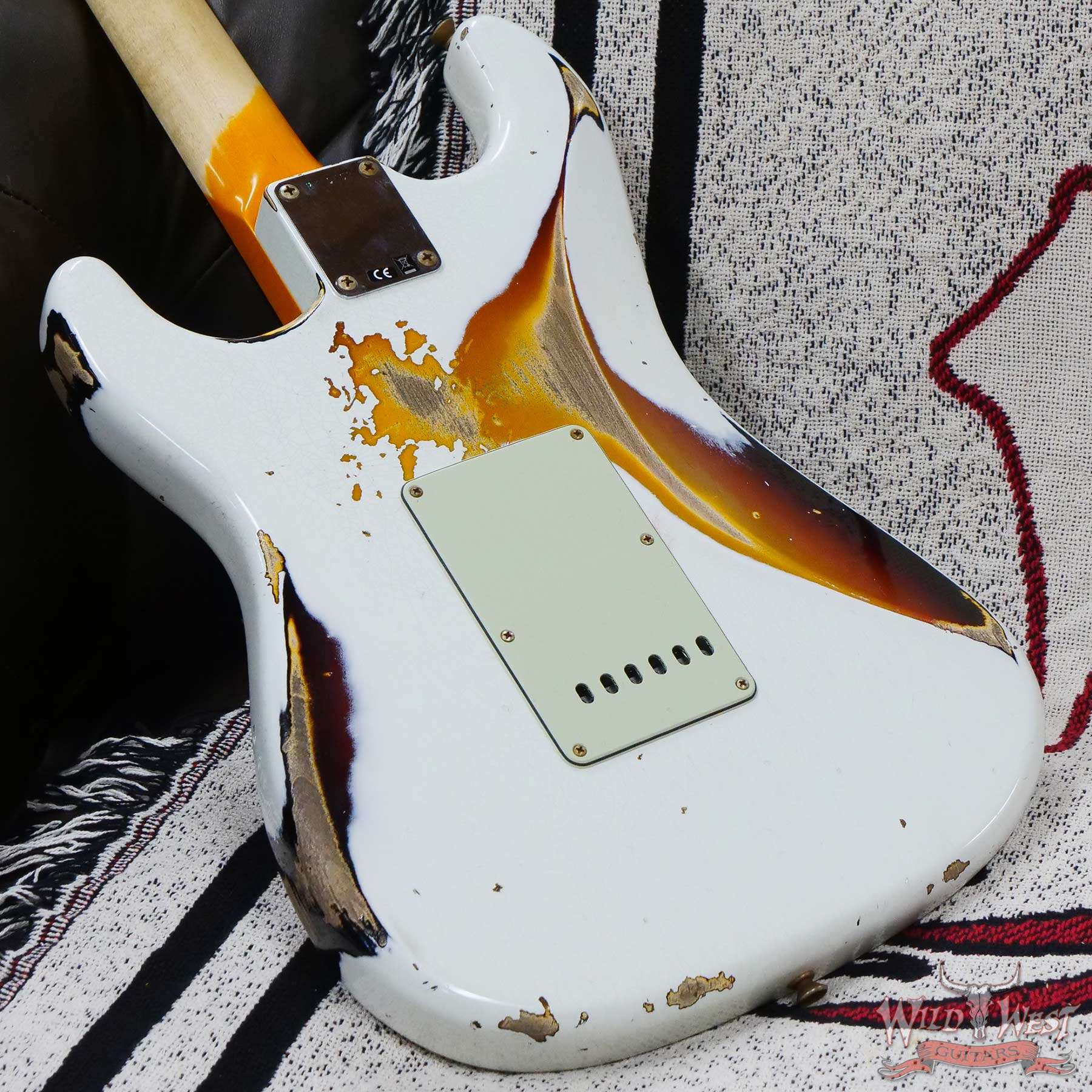 fendercs-wl2-r110562-d7__wwg.jpg Fender Custom Shop Wild West White Lightning 2.0 Stratocaster HSS Rosewood Board 21 Frets Heavy Relic 3 Tone Sunburst - Image 12