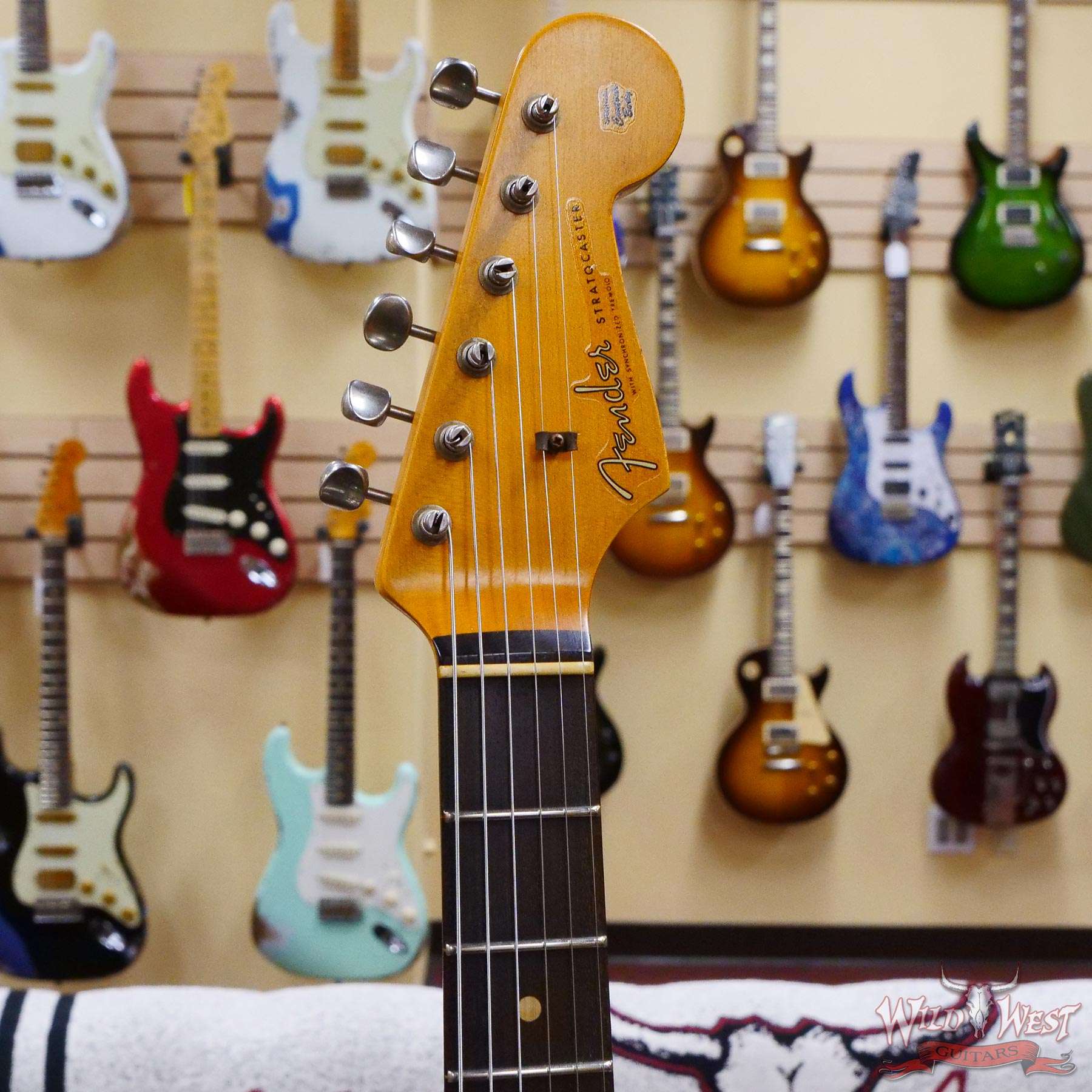 fendercs-wl2-r114464-d2__wwg.jpg Fender Custom Shop Wild West White Lightning 2.0 Stratocaster HSS Rosewood Board 22 Frets Heavy Relic Graffiti Yellow - Image 7