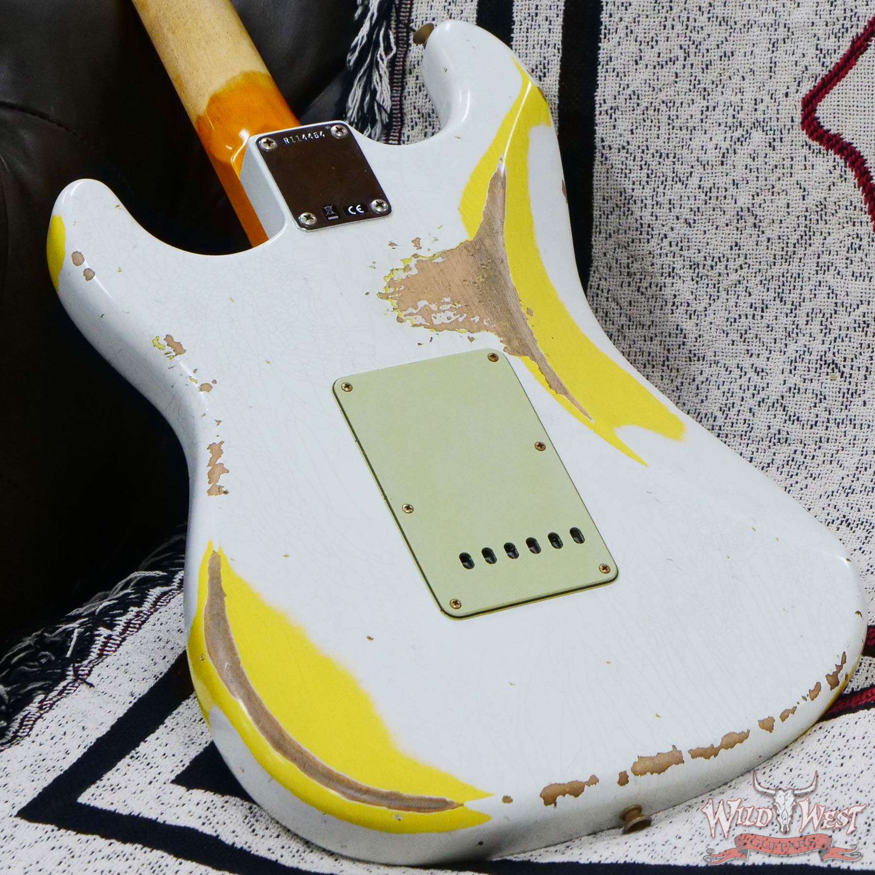 fendercs-wl2-r114464-d7__wwg.jpg Fender Custom Shop Wild West White Lightning 2.0 Stratocaster HSS Rosewood Board 22 Frets Heavy Relic Graffiti Yellow - Image 12