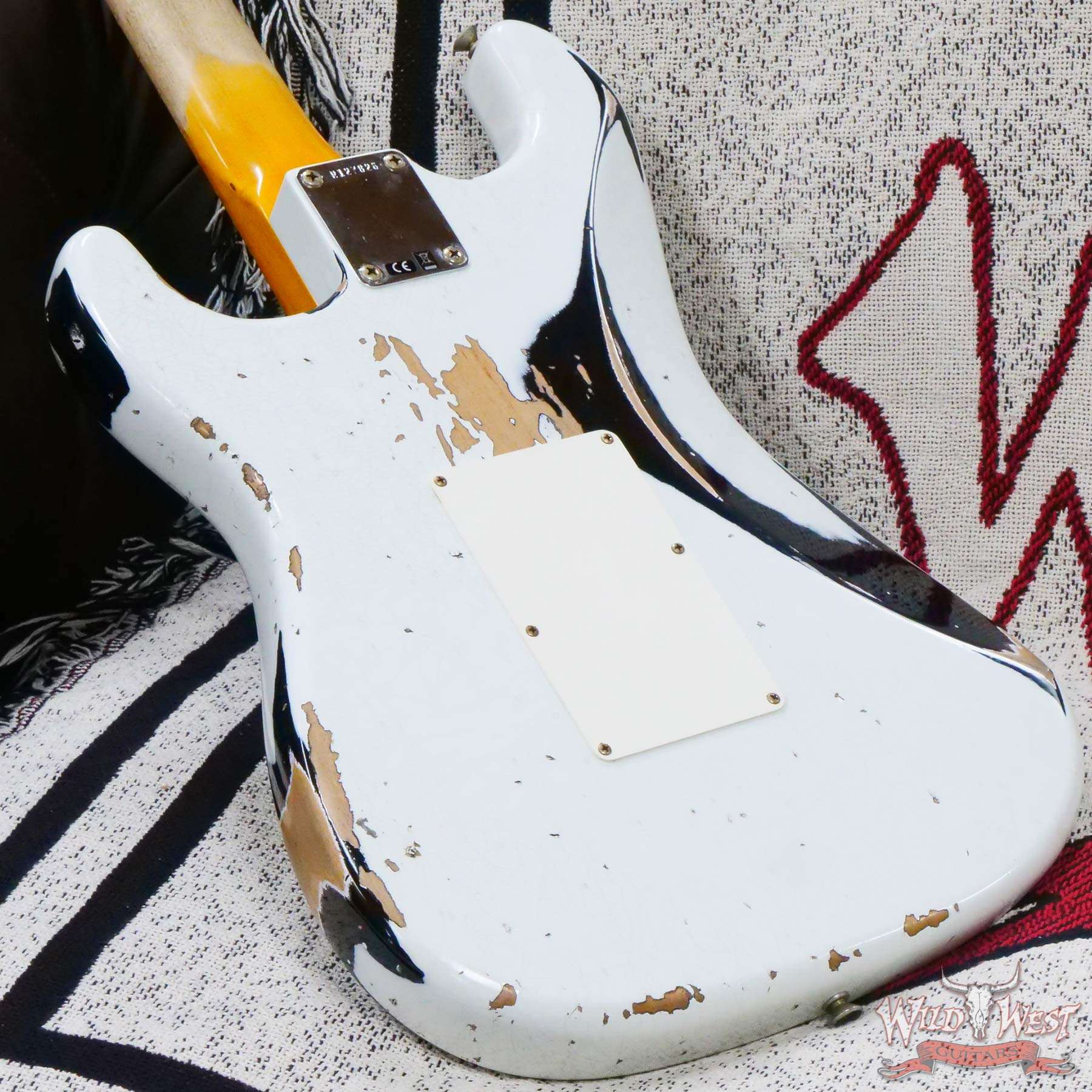 fendercs-wlfr-hsh-r127826-d7__wwg.jpg Fender Custom Shop Wild West White Lightning Stratocaster HSH Floyd Rose Maple Board 22 Frets Heavy Relic Black - Image 12