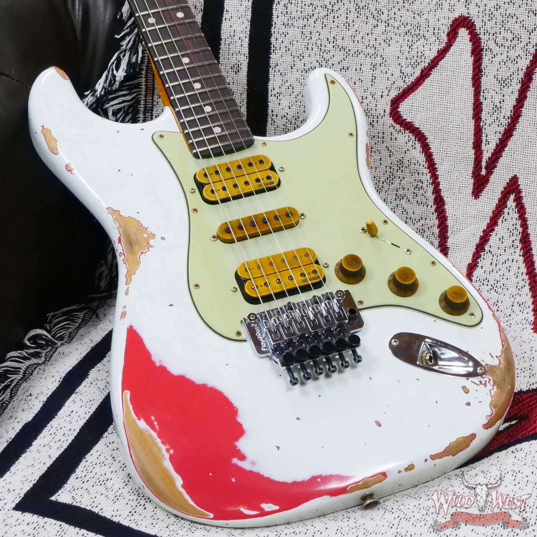 fendercs-wlfr-hsh-r130894-d3__wwg.jpg Fender Custom Shop Wild West White Lightning Stratocaster HSH Floyd Rose Rosewood Board 22 Frets Heavy Relic Fiesta Red - Image 8