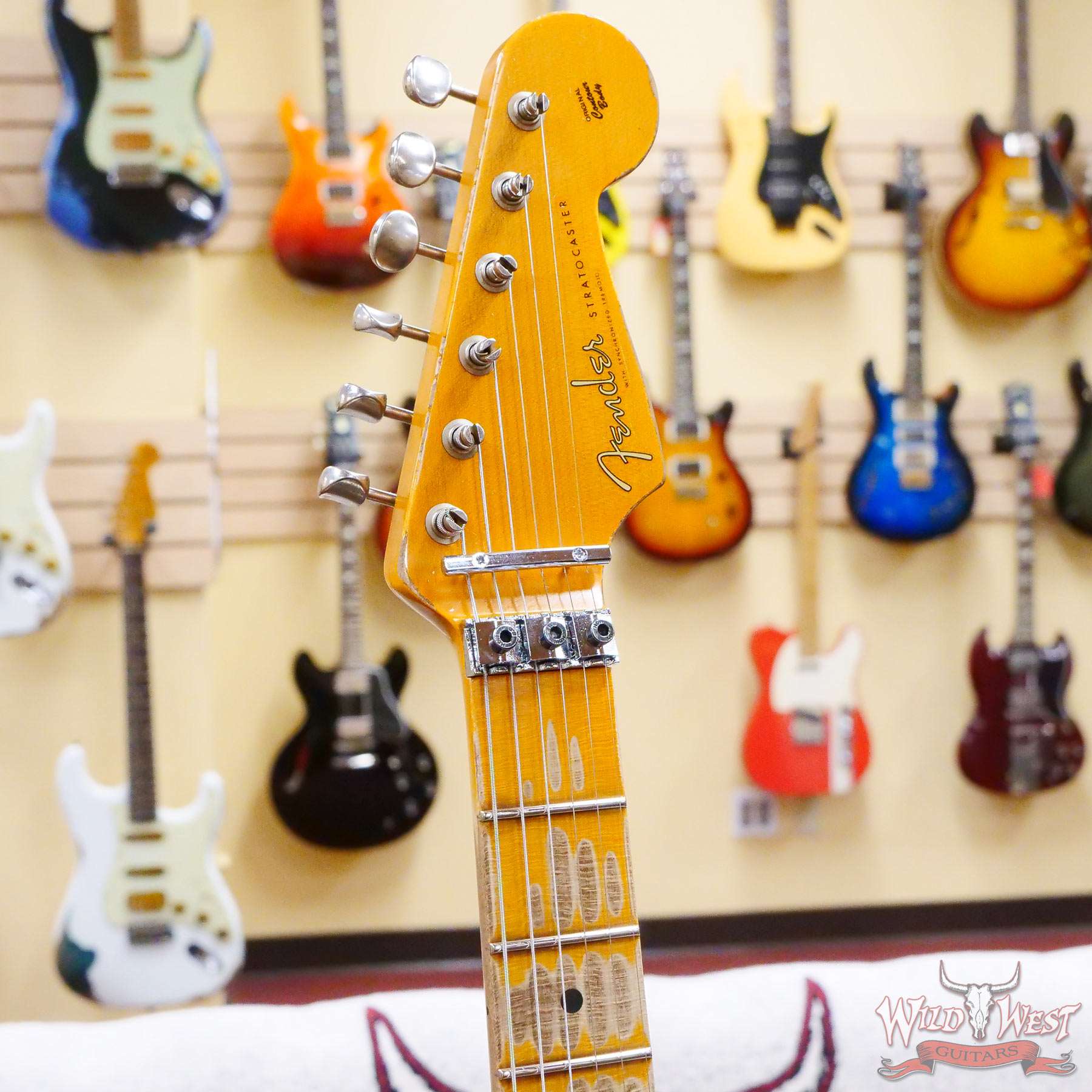 fendercs-wlfr-mn22-lpb-r119716-d2__wwg.jpg Fender Custom Shop Wild West White Lightning Stratocaster HSS Floyd Rose Maple Board 22 Frets Heavy Relic Lake Placid Blue - Image 7