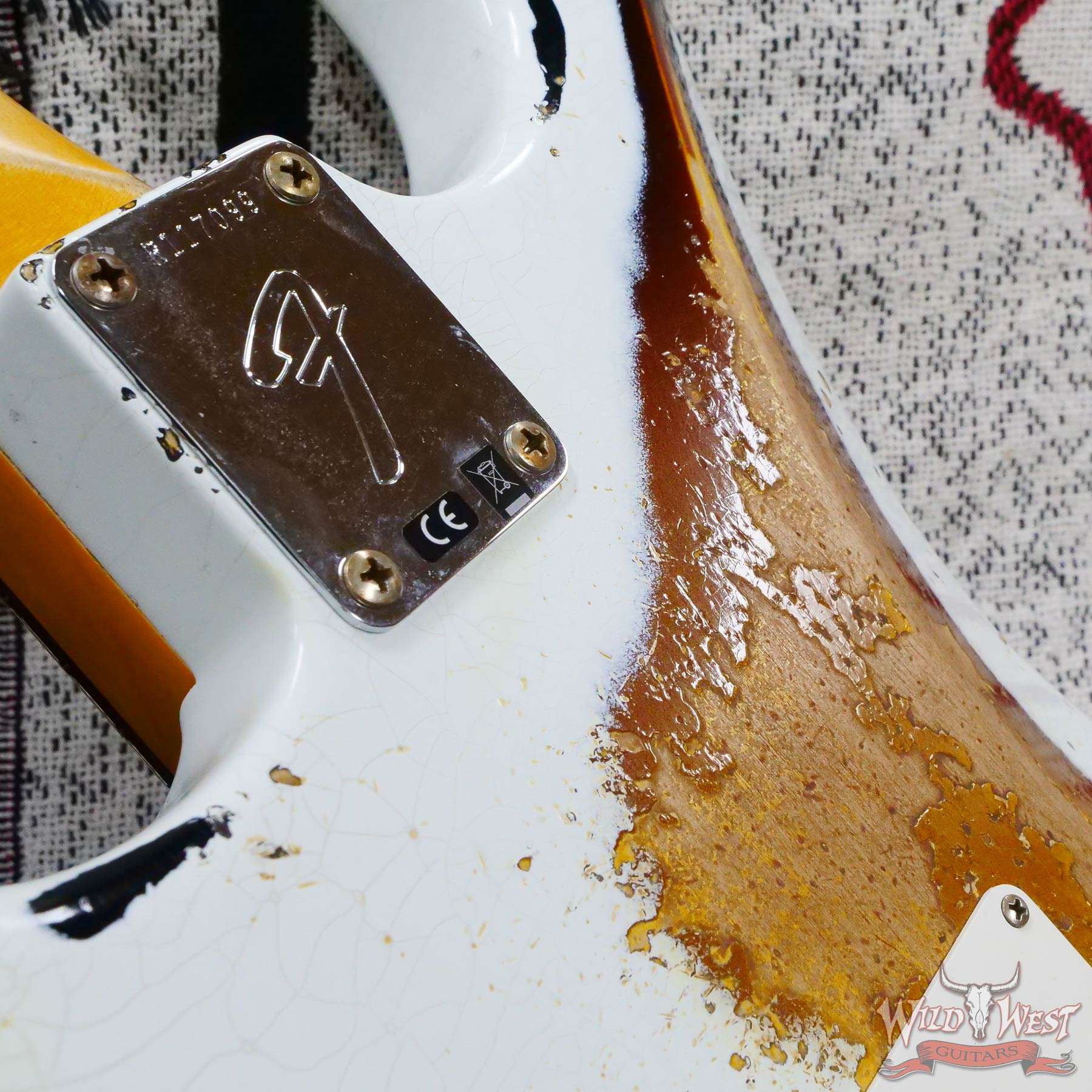 fendercs-wlfr-r117099-d8__wwg.jpg Fender Custom Shop Wild West White Lightning Stratocaster HSS Floyd Rose Rosewood Board 22 Frets Heavy Relic 3 Tone Sunburst - Image 13
