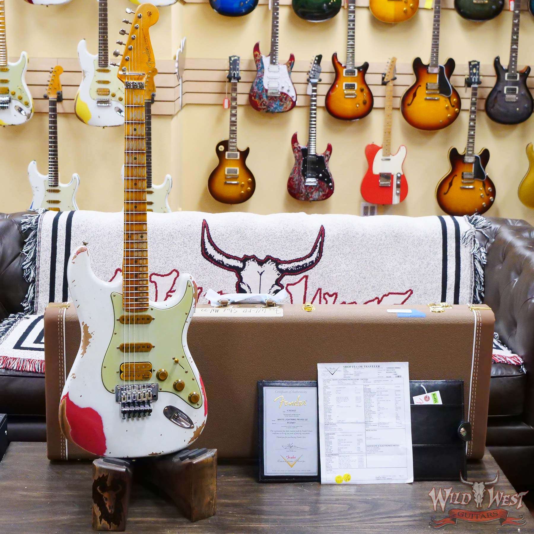 fendercs-wlfr-r125407-d1__wwg.jpg Fender Custom Shop Wild West White Lightning Stratocaster HSS Floyd Rose Maple Board 22 Frets Heavy Relic Fiesta Red - Image 6