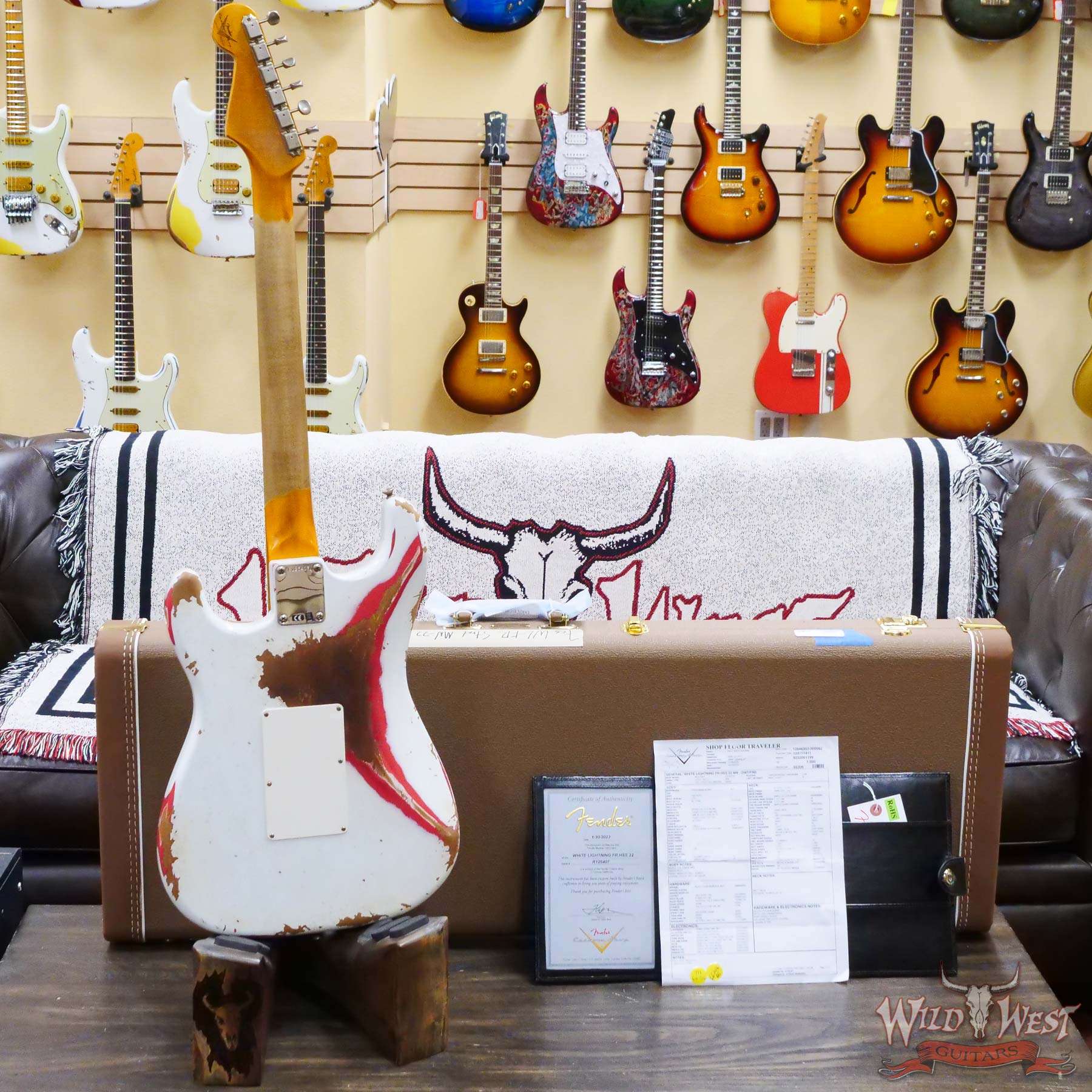 fendercs-wlfr-r125407-d5__wwg.jpg Fender Custom Shop Wild West White Lightning Stratocaster HSS Floyd Rose Maple Board 22 Frets Heavy Relic Fiesta Red - Image 10