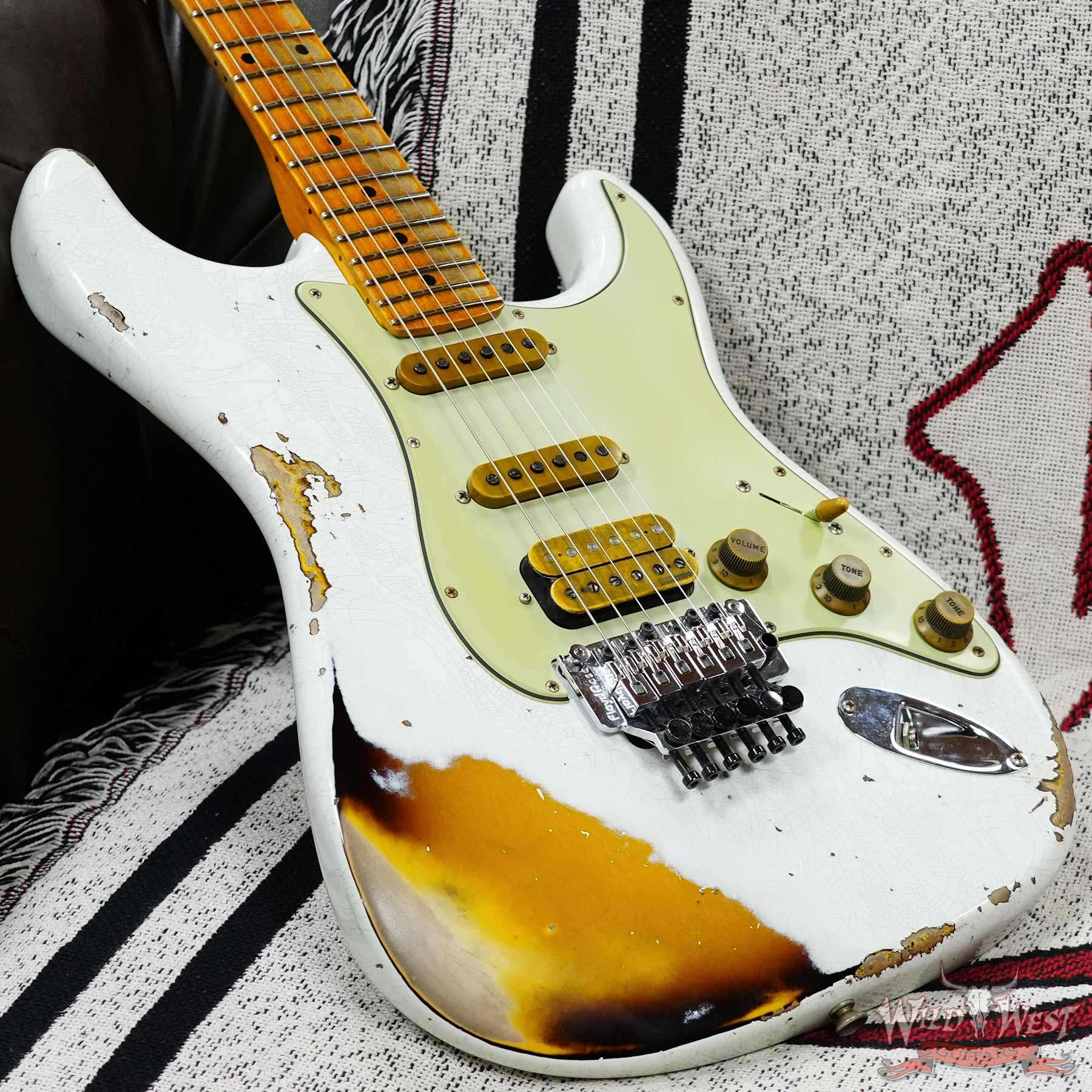fendercs-wlfr-r127295-d3__wwg.jpg Fender Custom Shop Wild West White Lightning Stratocaster HSS Floyd Rose Maple Board 22 Frets Heavy Relic 2 Tone Sunburst 7.95 LBS - Image 8