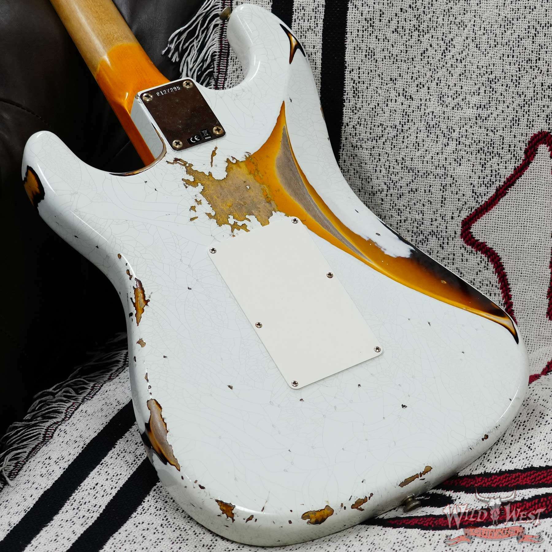 fendercs-wlfr-r127295-d7__wwg.jpg Fender Custom Shop Wild West White Lightning Stratocaster HSS Floyd Rose Maple Board 22 Frets Heavy Relic 2 Tone Sunburst 7.95 LBS - Image 12