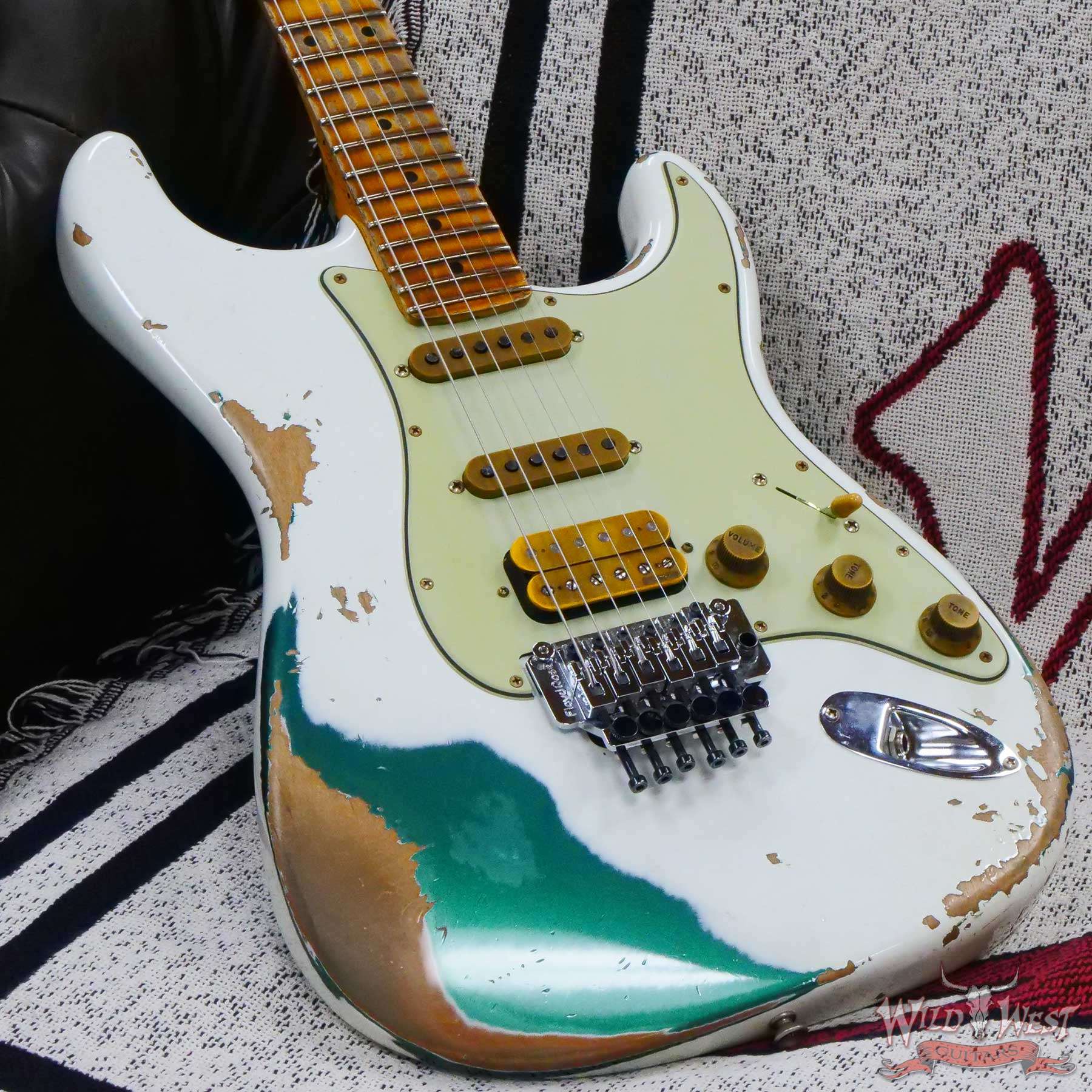 fendercs-wlfr-r133228-d3__wwg-1.jpg Fender Custom Shop Wild West White Lightning Stratocaster HSS Floyd Rose Maple Board 22 Frets Heavy Relic British Racing Green - Image 8