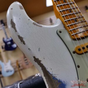Fender Custom Shop Wild West White Lightning Stratocaster Floyd Rose Maple Board 21 Frets Heavy Relic Lake Placid Blue - Image 9