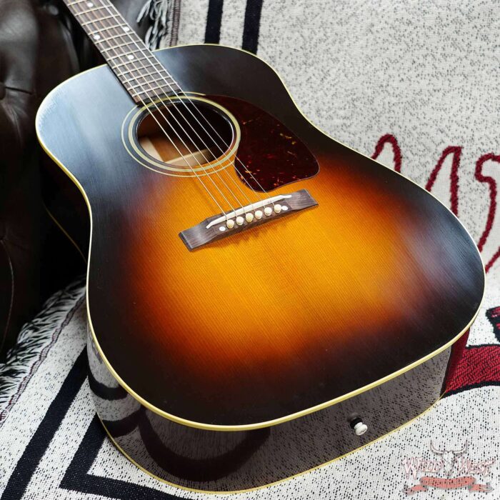Gibson Custom Shop 1942 Banner J-45 Vintage Sunburst 4.05 LBS - Image 7