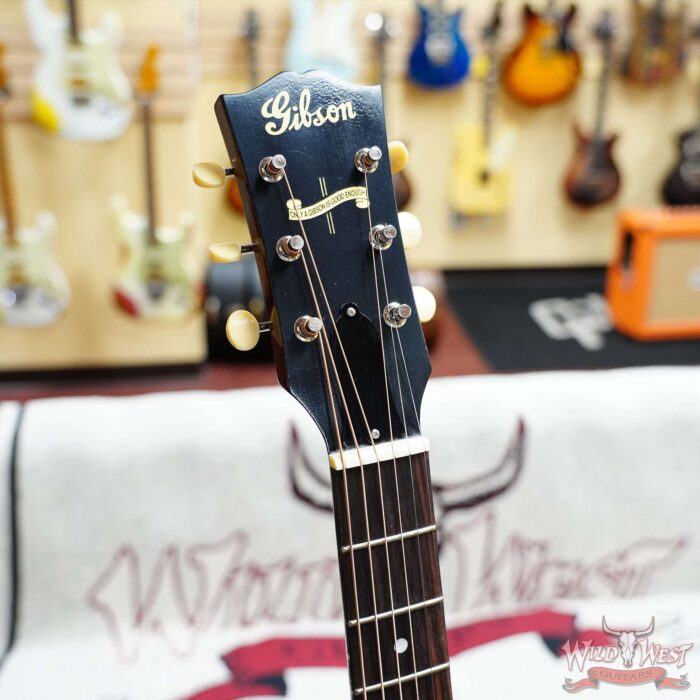 Gibson Custom Shop 1942 Banner J-45 Vintage Sunburst 4.00 LBS - Image 6