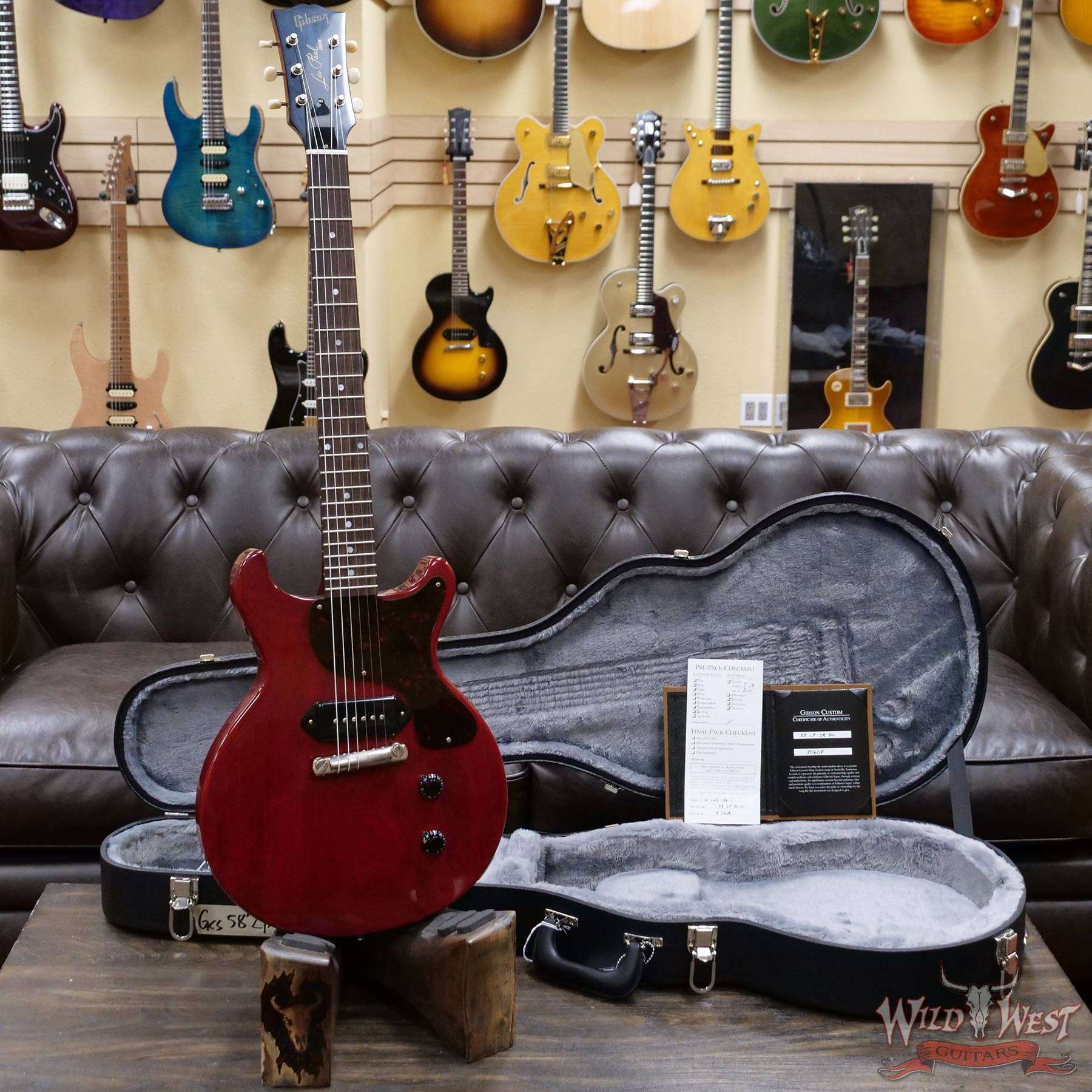 gibsoncs-1958lpj-80608-d1__wwg.jpg Gibson Custom Shop 1958 Les Paul Junior Double Cut Reissue VOS Cherry Red - Image 6