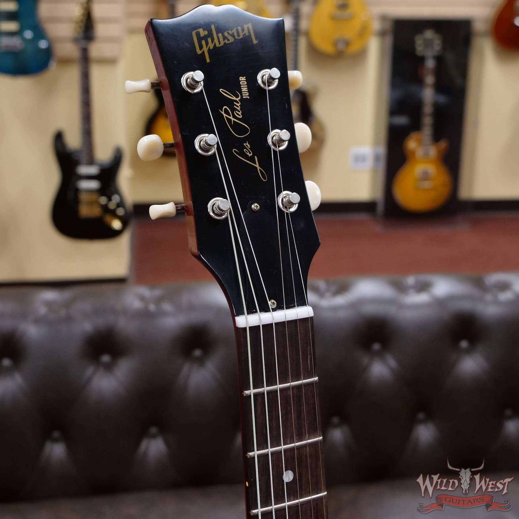 gibsoncs-1958lpj-80608-hf__wwg.jpg Gibson Custom Shop 1958 Les Paul Junior Double Cut Reissue VOS Cherry Red - Image 7