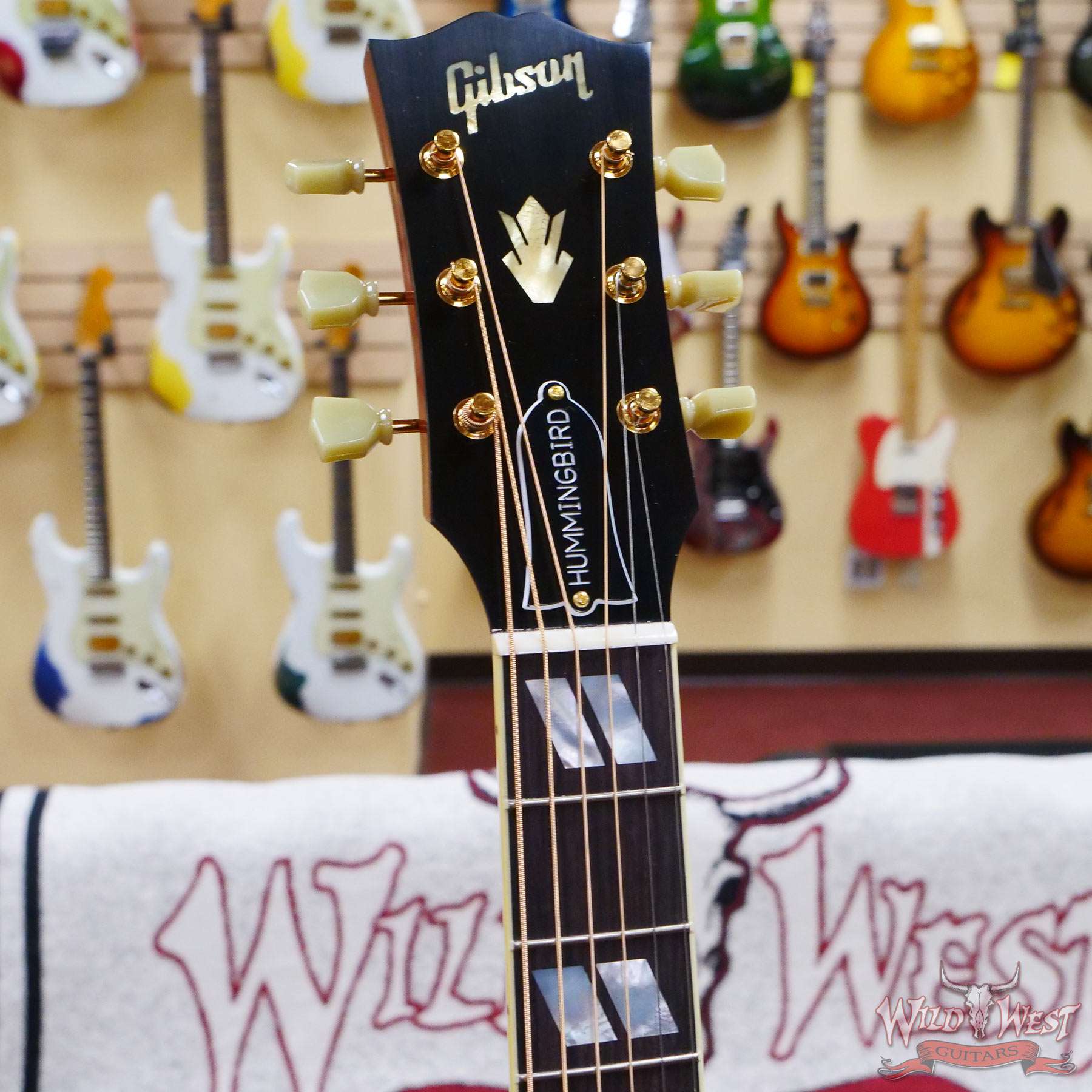 gibsoncs-1960hummingbird-20233067-d2__wwg.jpg Gibson Acoustic Custom Shop 1960 Hummingbird Fixed Bridge Heritage Cherry Sunburst - Image 6