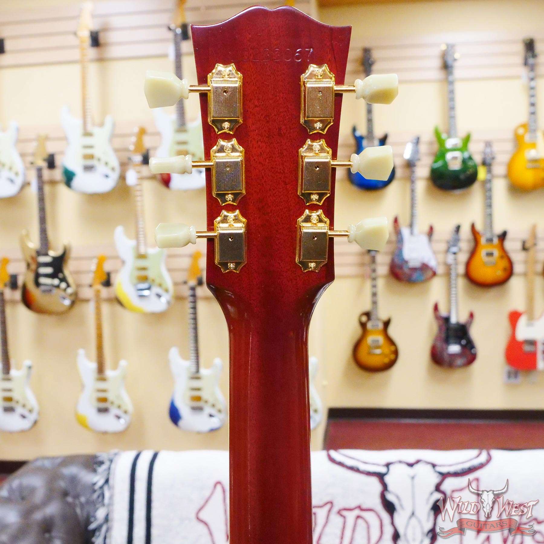 gibsoncs-1960hummingbird-20233067-d5__wwg.jpg Gibson Acoustic Custom Shop 1960 Hummingbird Fixed Bridge Heritage Cherry Sunburst - Image 9