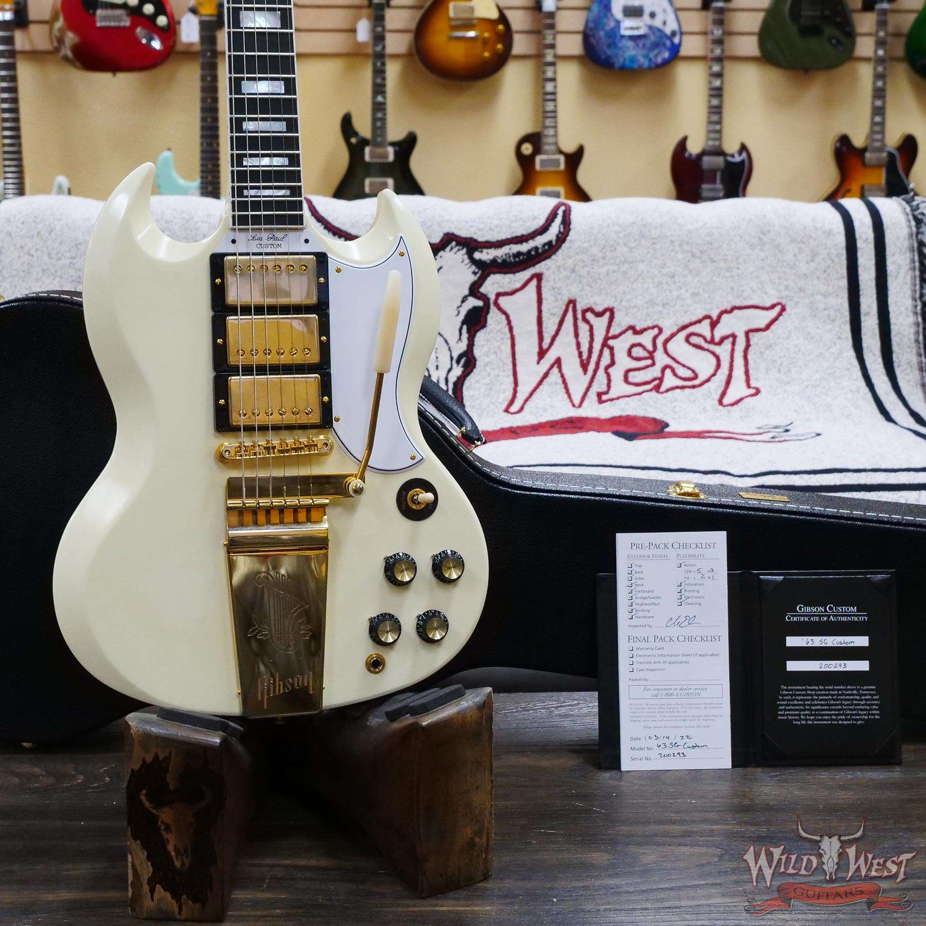 gibsoncs-1963sgcustom-200293-d3__wwg.jpg Gibson Custom Shop 1963 Les Paul SG Custom Reissue w/ Maestro Vibrola VOS Classic White - Image 7