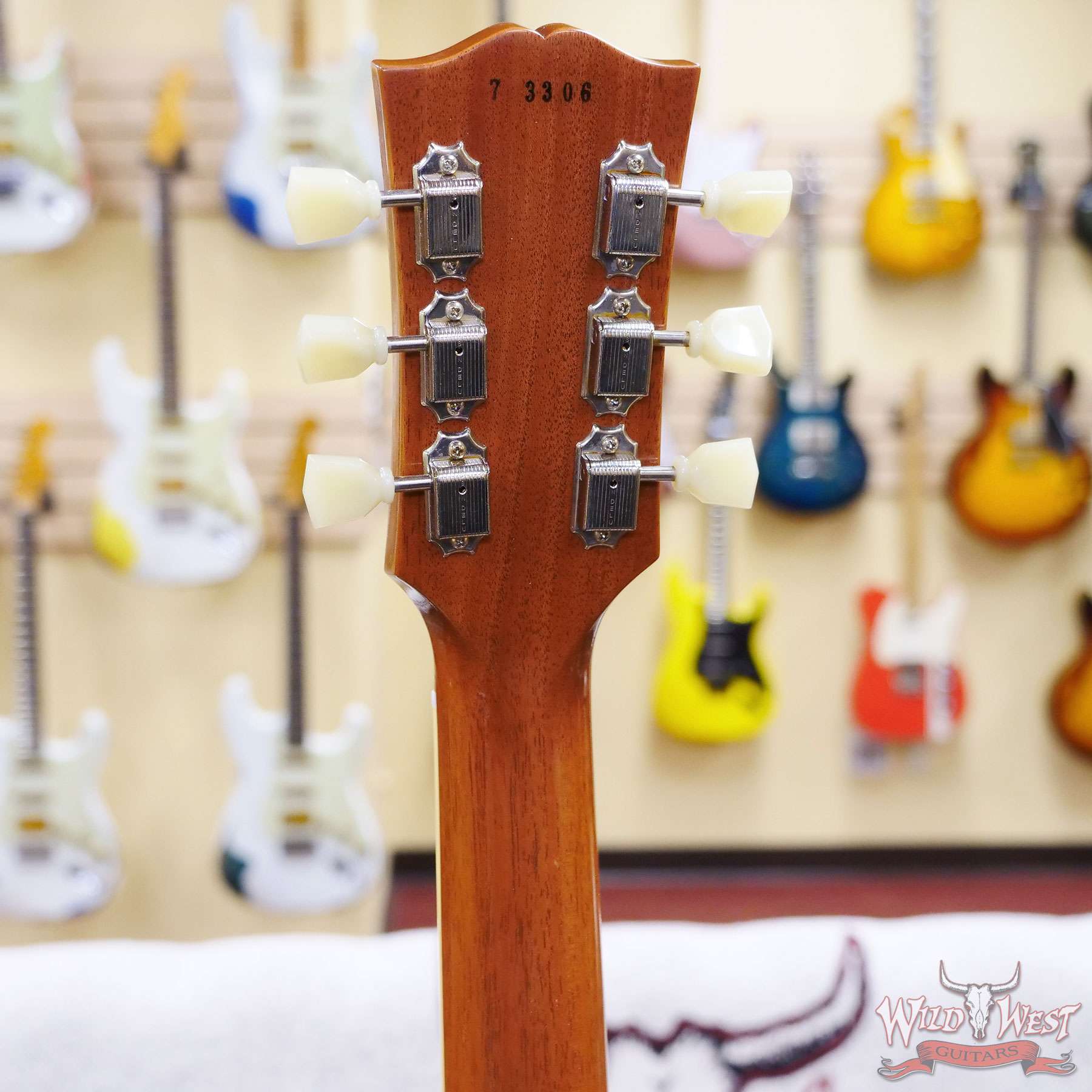 gibsoncs-73306-d5__wwg.jpg Gibson Custom Shop 1957 Les Paul Goldtop Reissue VOS Double Gold 8.65 LBS - Image 10