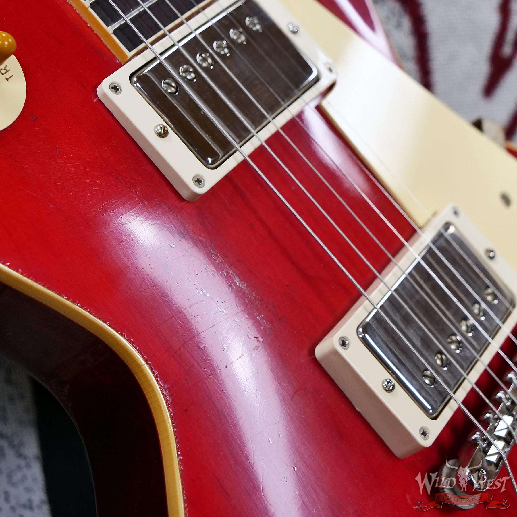 gibsoncs-841755-d4__wwg.jpg Gibson Custom Shop M2M 1958 Les Paul Standard Murphy Lab Light Aged Sweet Cherry Red 8.15 LBS - Image 9