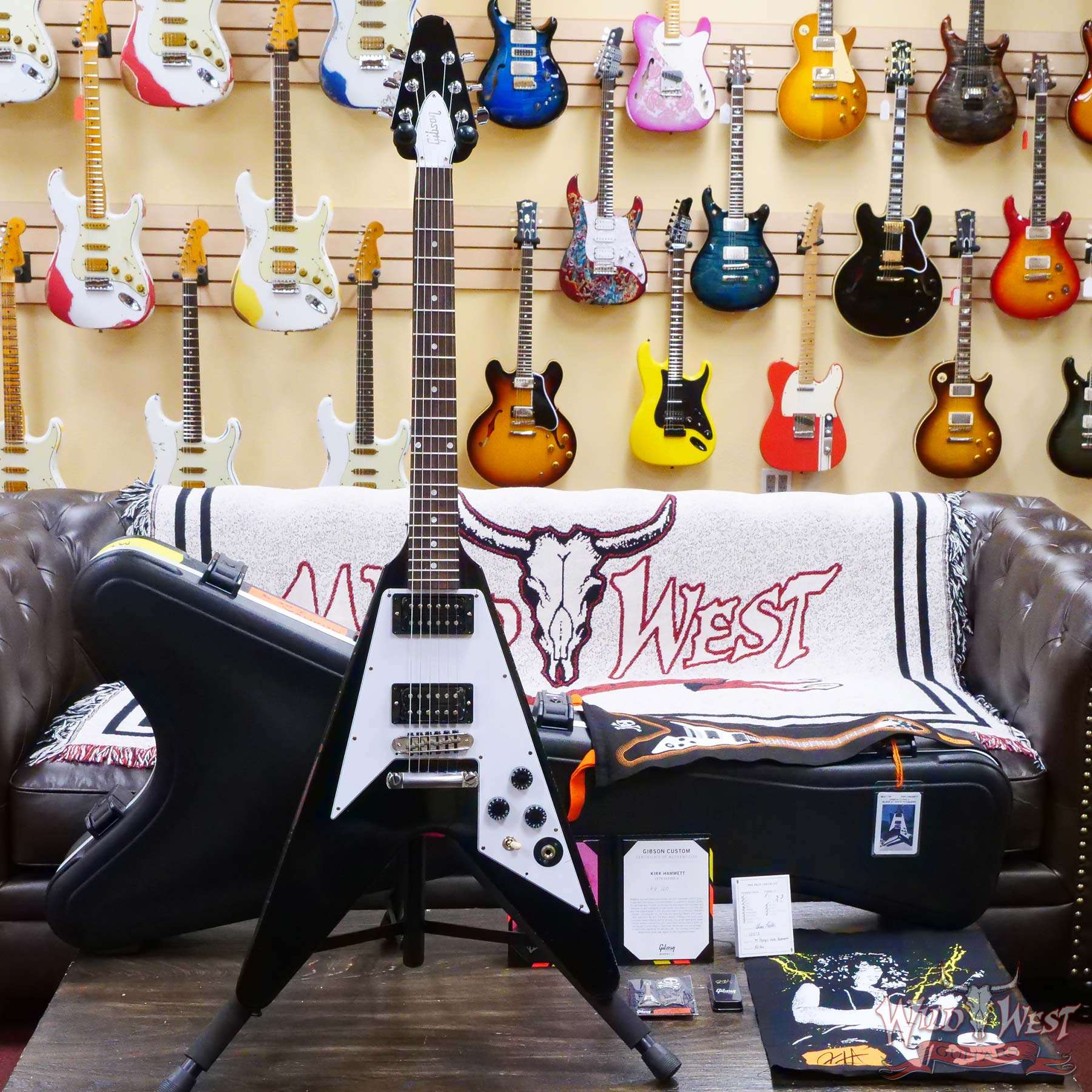 gibsoncs-kh160-d1__wwg.jpg Gibson Custom Shop Artist Collection Kirk Hammett 1979 Flying V Murphy Lab Aged Ebony - Image 6