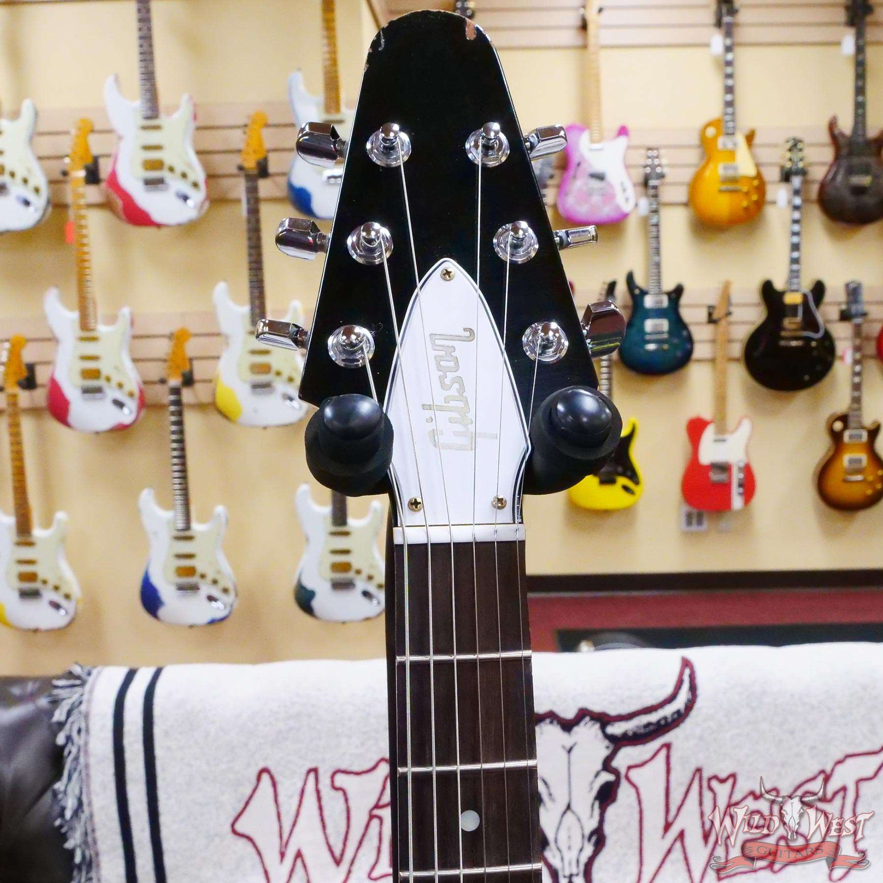 gibsoncs-kh160-d2__wwg.jpg Gibson Custom Shop Artist Collection Kirk Hammett 1979 Flying V Murphy Lab Aged Ebony - Image 7