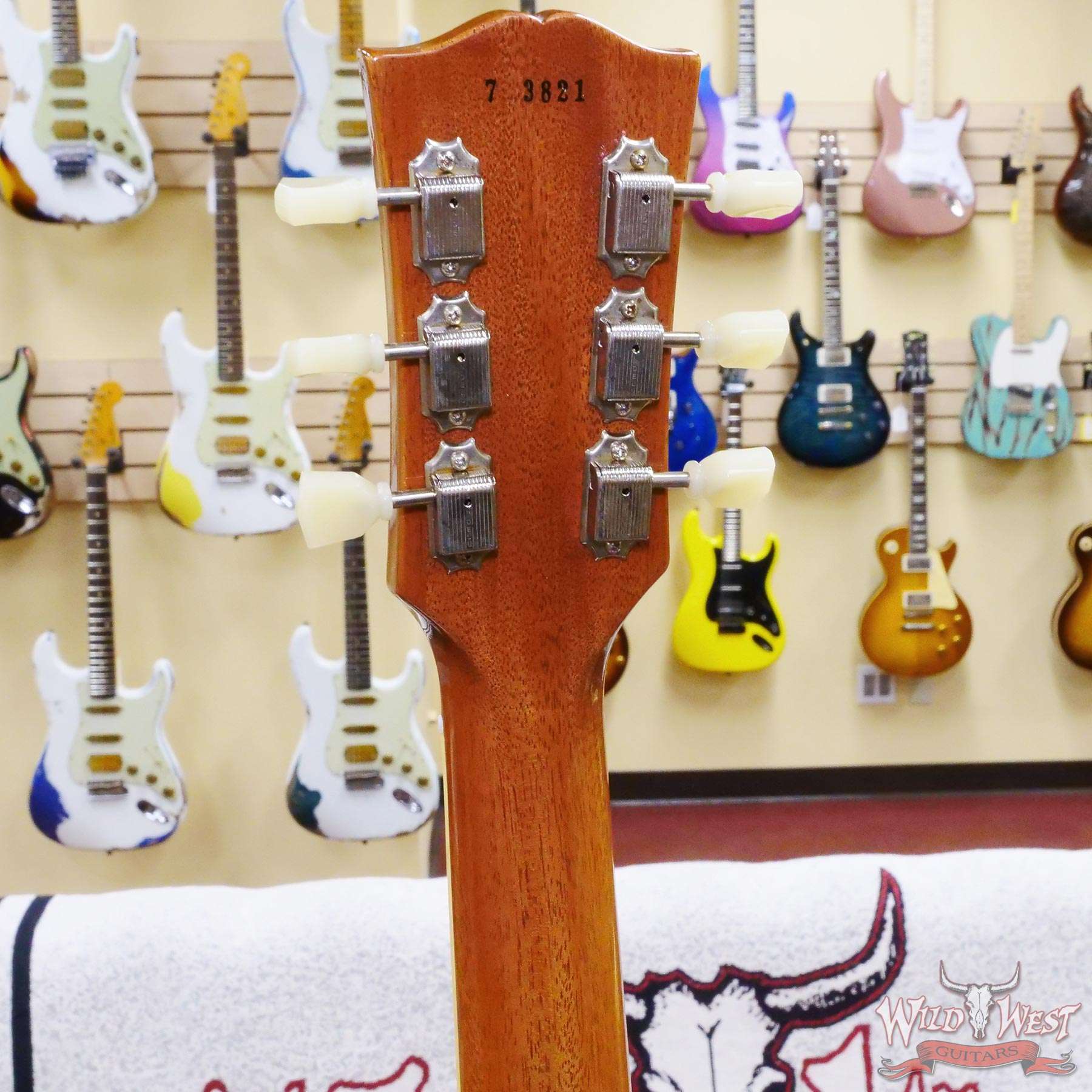 gibsoncs-r7-gt-73821-d5__wwg-1.jpg Gibson Custom Shop 1957 Les Paul Goldtop Reissue VOS Double Gold 8.85 LBS - Image 10