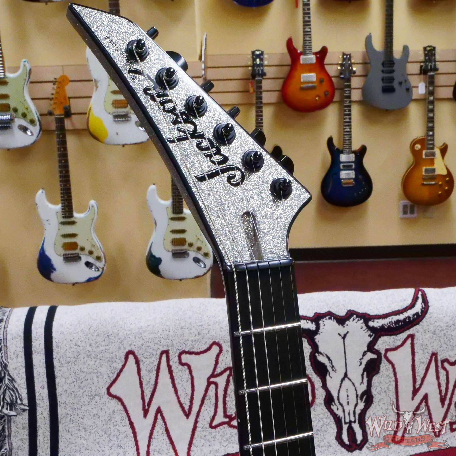 jackson-j10514-d2__wwg.jpg Jackson USA Custom Shop SL1H Soloist Hardtail Tune-O-Matic Bridge Silver Sparkle - Image 7