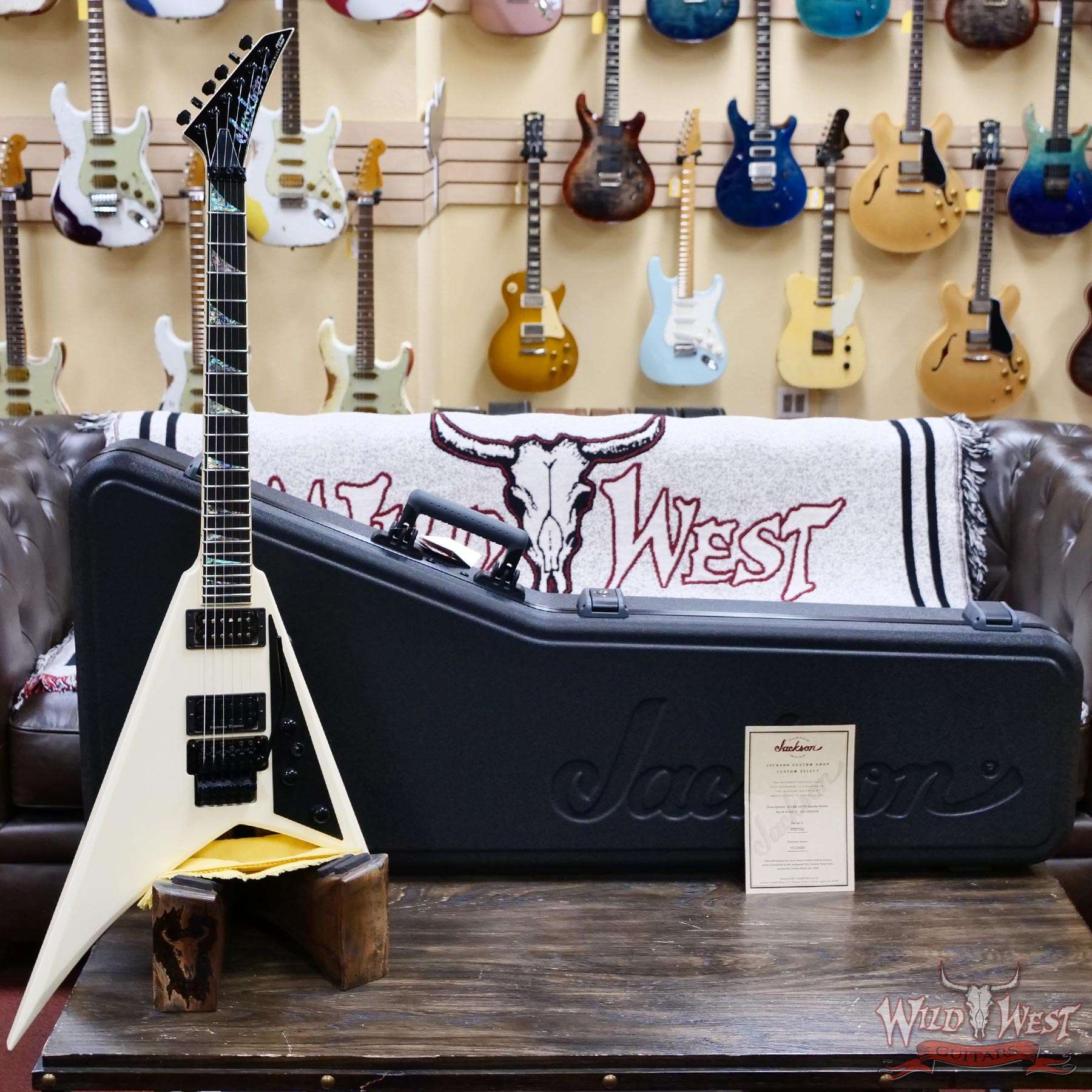 jackson-rr3955-d1__wwg.jpg Jackson USA Custom Shop Randy Rhoads RR 2H Floyd Rose NOS Gloss Vanilla Shake 8.20 LBS - Image 5